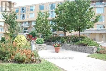504 452 Scarborough Glf Club Rd, Toronto, ON M1G 1H1
