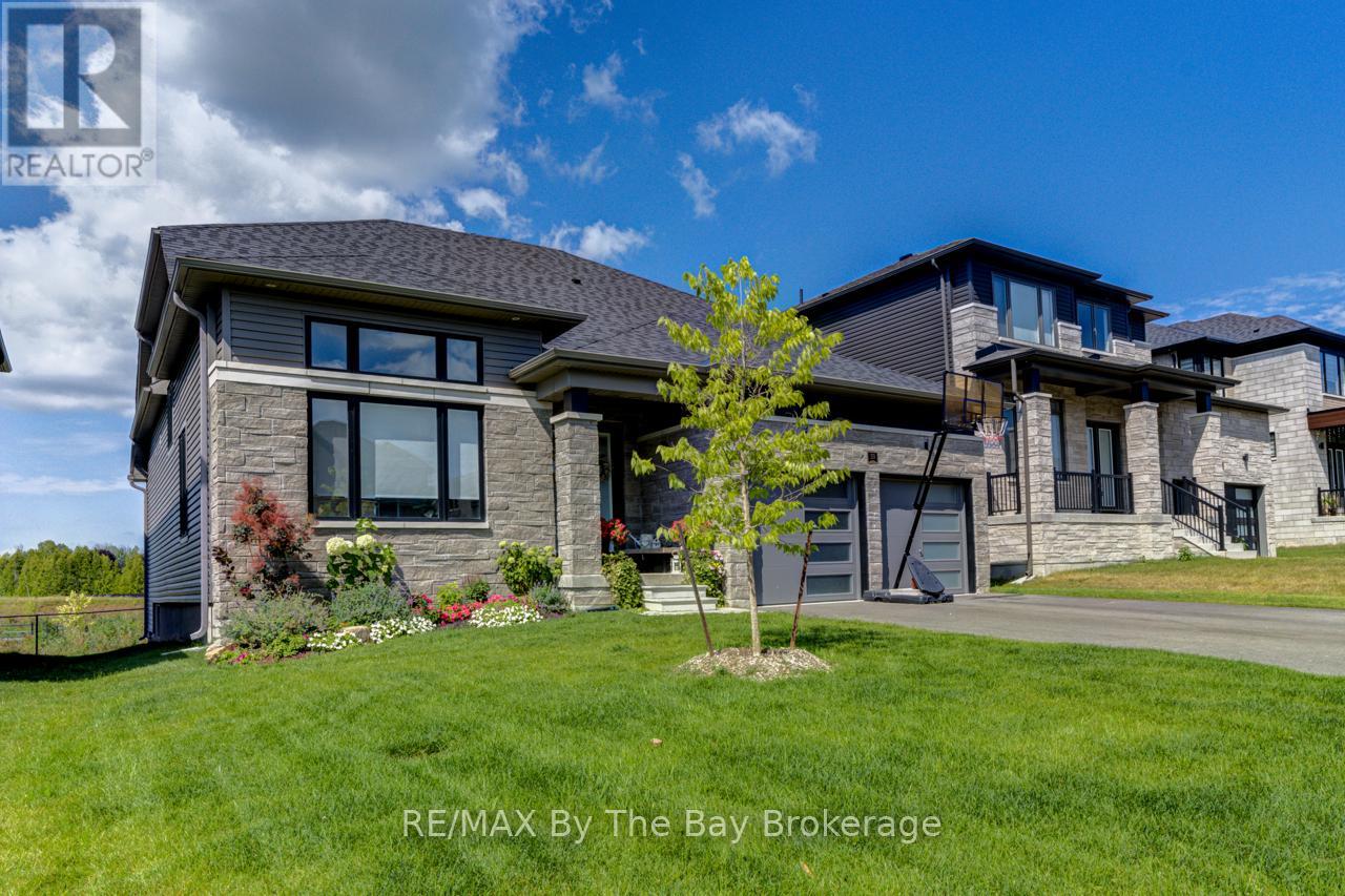 33 Nicort Rd, Wasaga Beach, ON L9Z 1J7