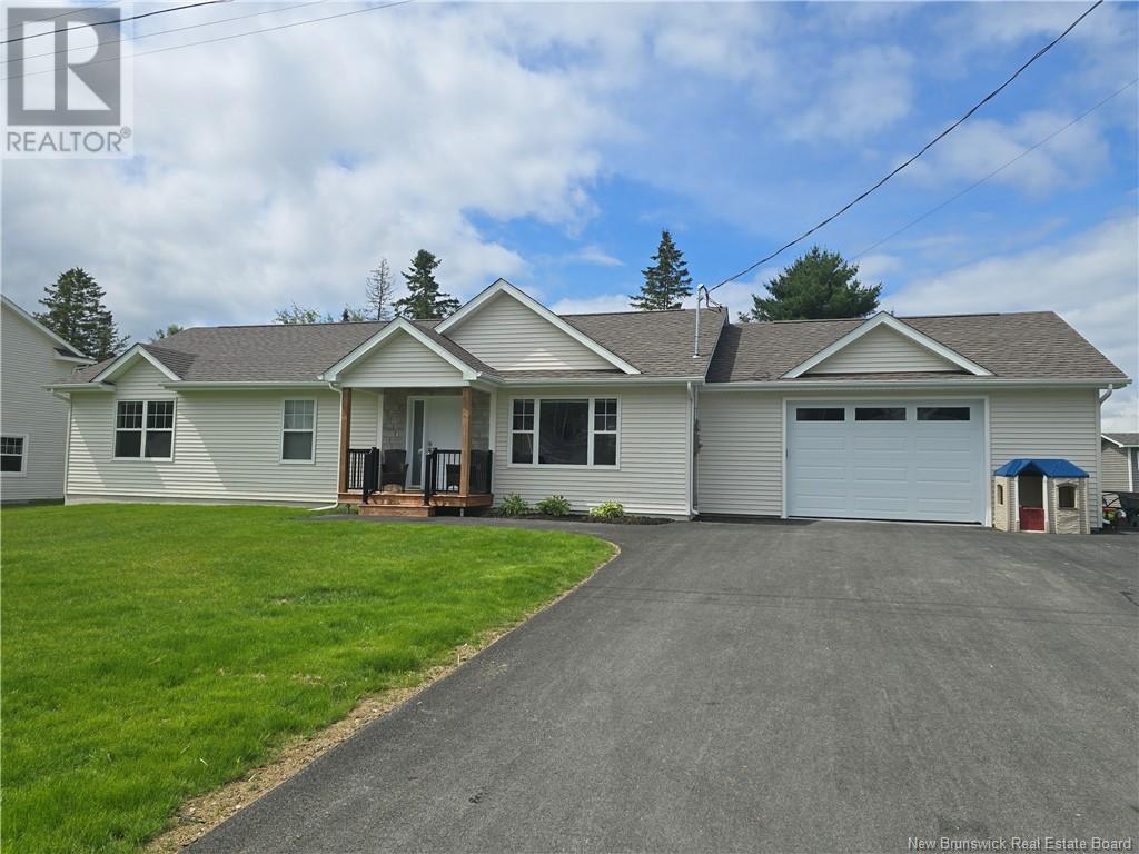 207 Carroll St, Miramichi, NB E1V 0M3