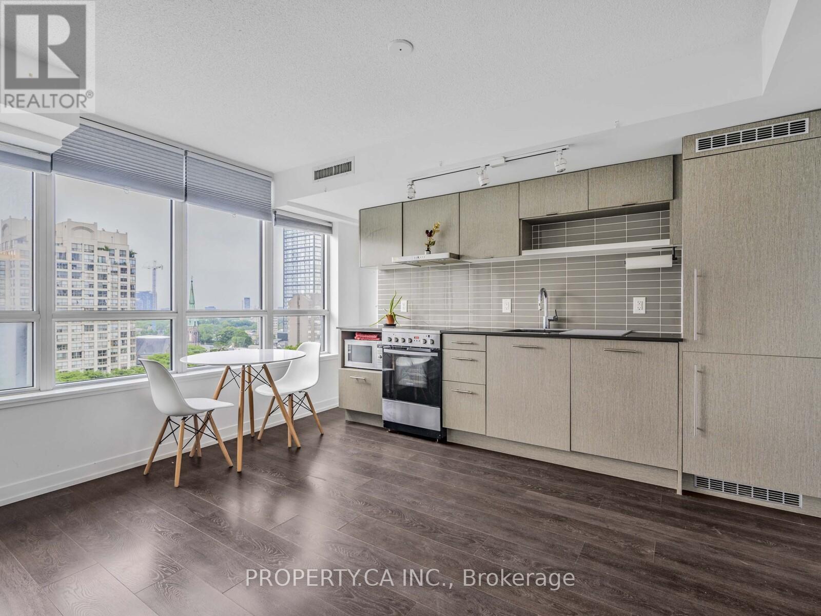 1007 365 Church St, Toronto, ON M5B 1Z9
