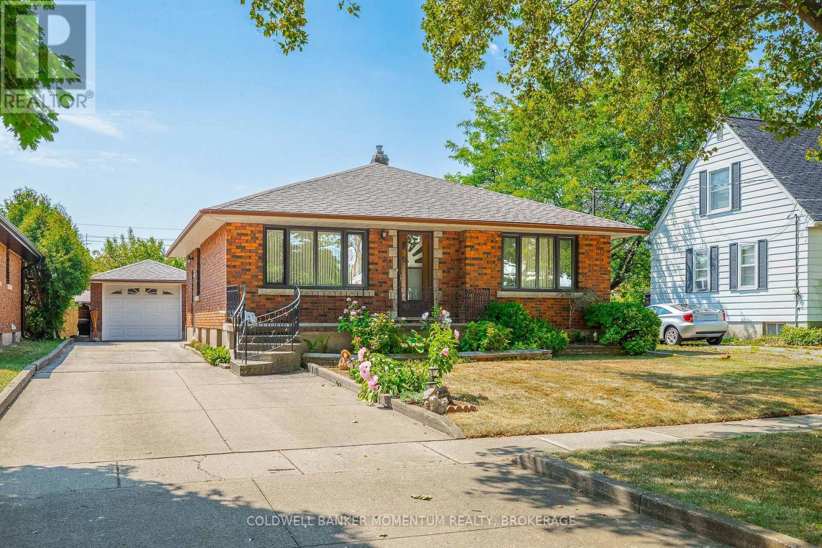 9 Mcdonald Ave, Thorold, ON L2V 3E3