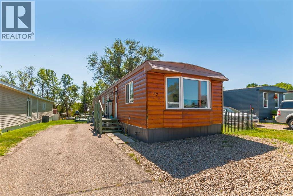 27 De Havilland Blvd SW, Medicine Hat, AB T1A 7Y6