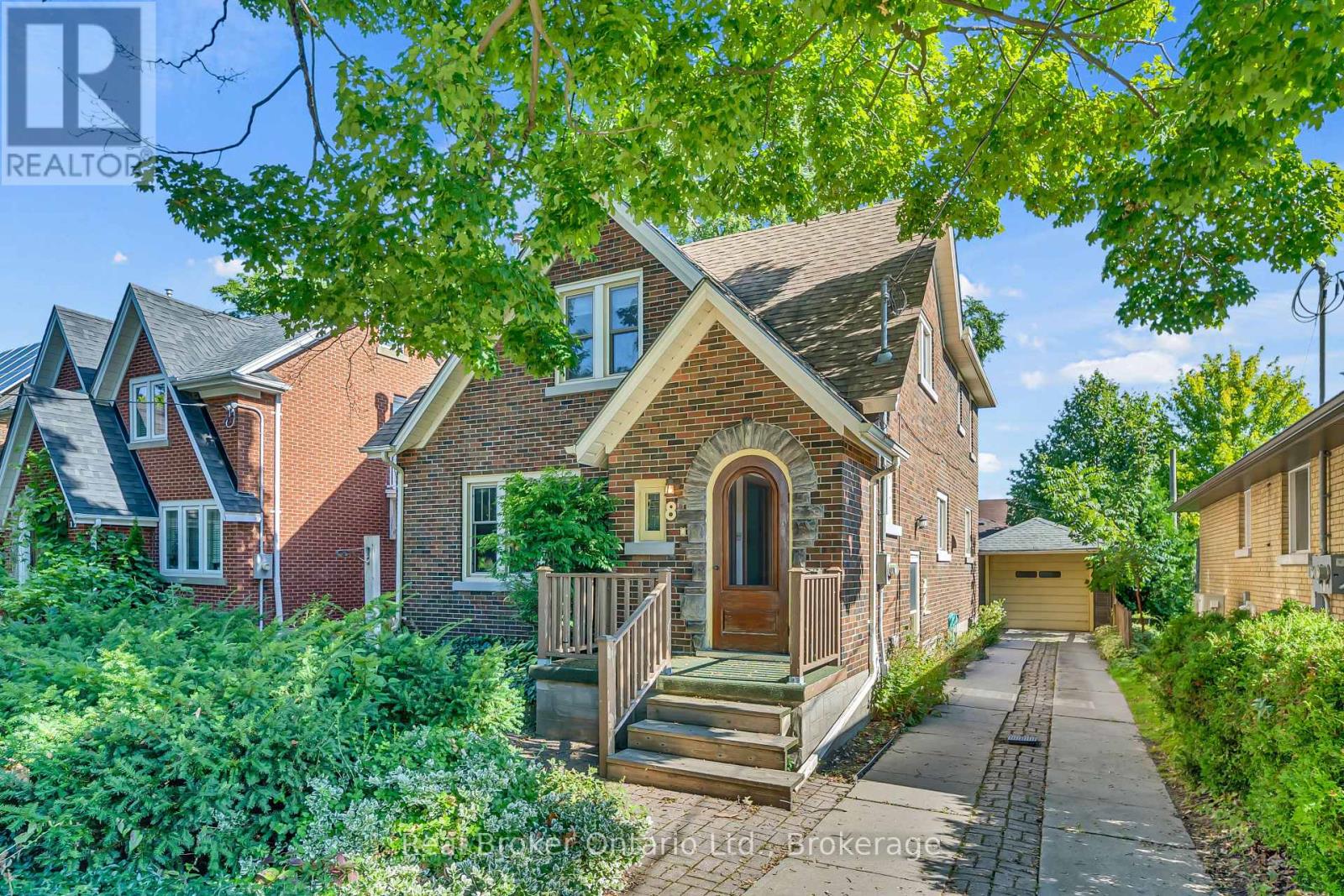 8 Mary St, Kitchener, ON N2H 3R1