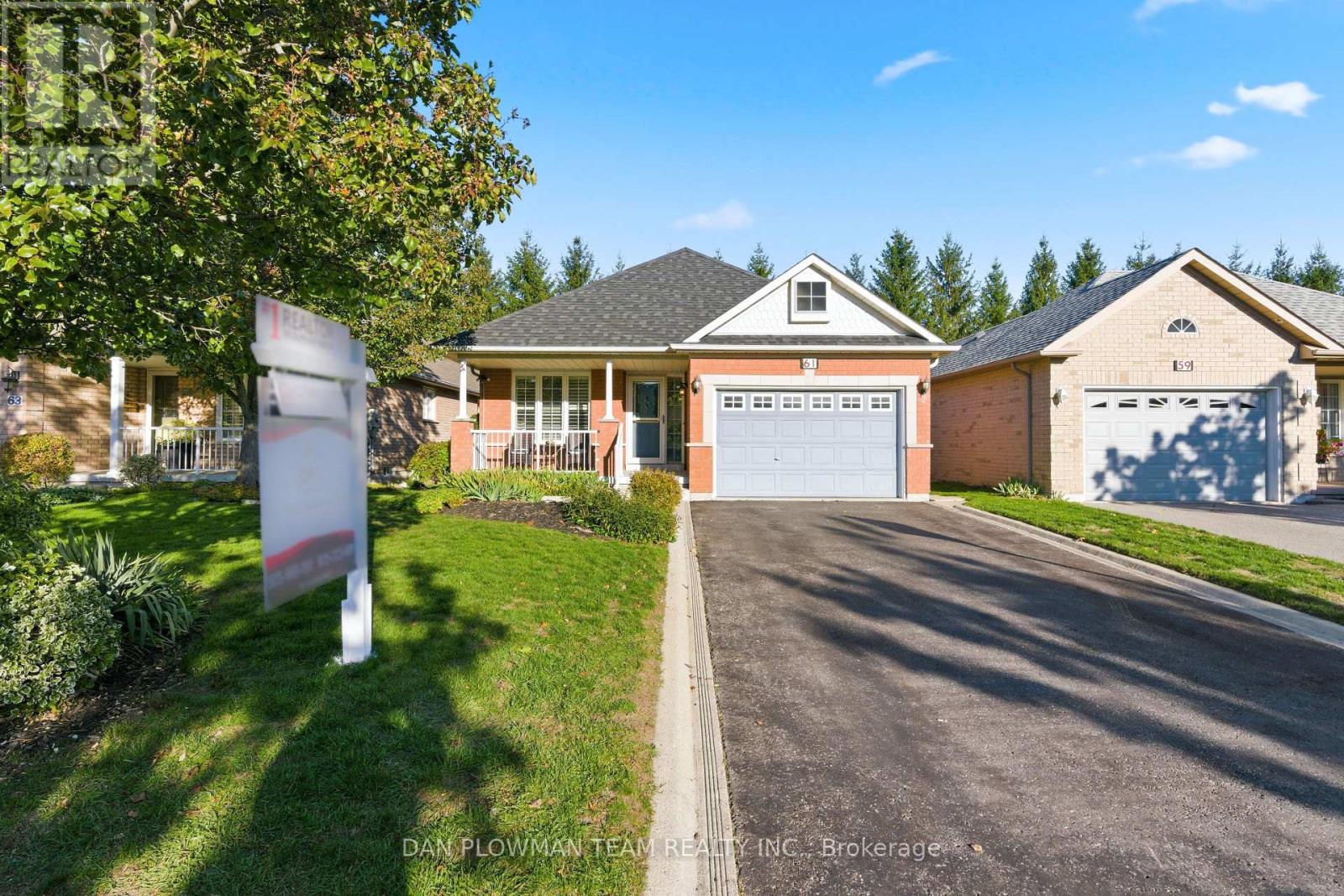 61 Lady May Dr, Whitby, ON L1R 3A7