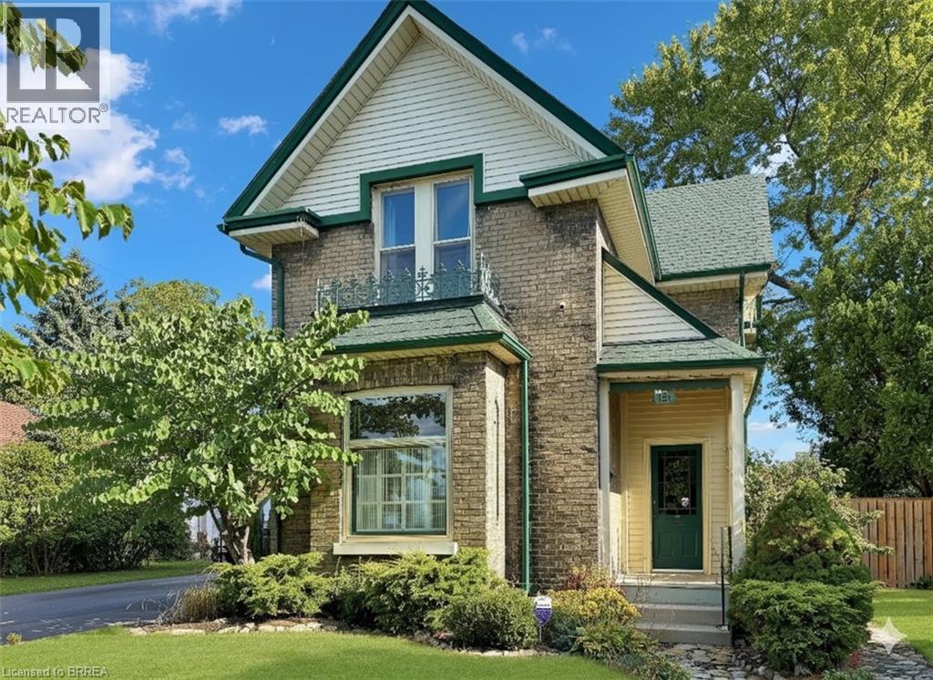 131 Terrace Hill St, Brantford, ON N3R 1G5