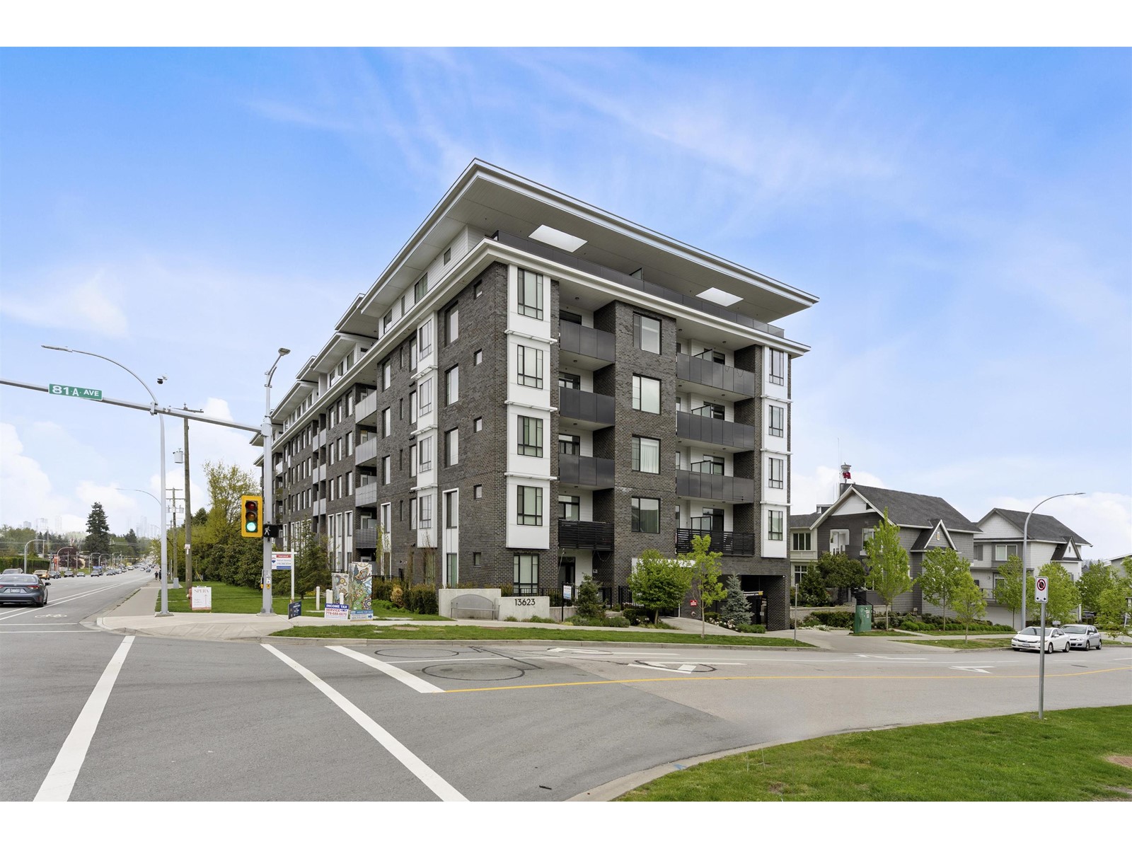 13623 81a Avenue Unit 402, Surrey, BC V3W 3N7