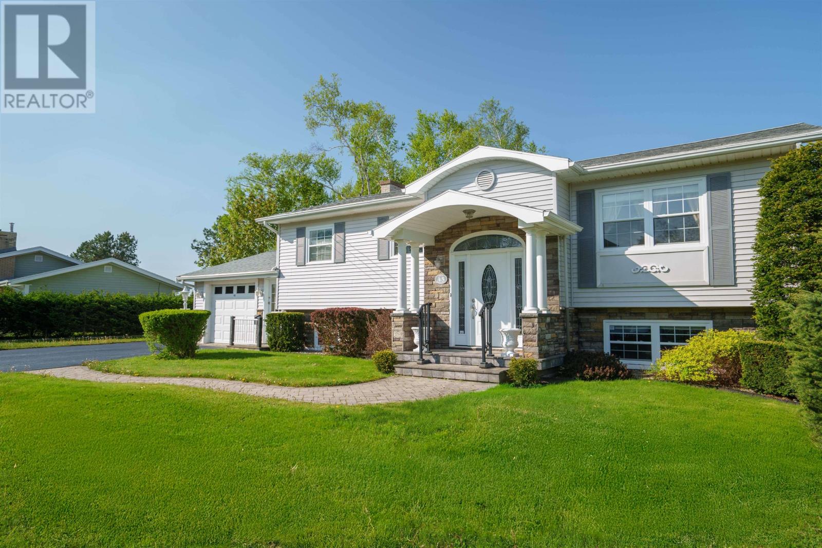 45 Prince Charles Dr, Charlottetown, PE C1A 3C1