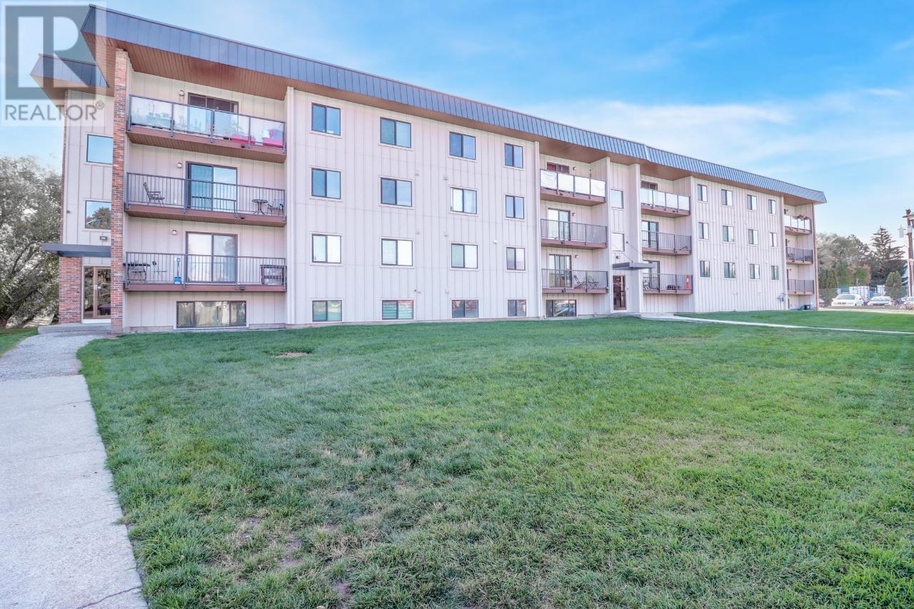 606 18th Avenue N Unit 203, Cranbrook, BC V1C 5M1