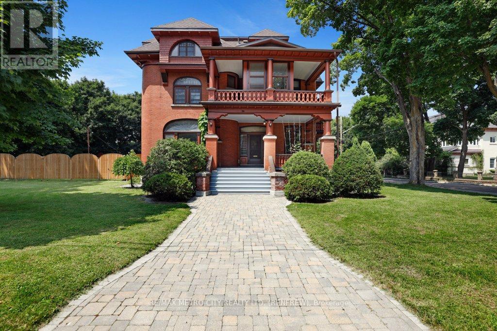 154 Quarry Ave, Renfrew, ON K7V 2W4