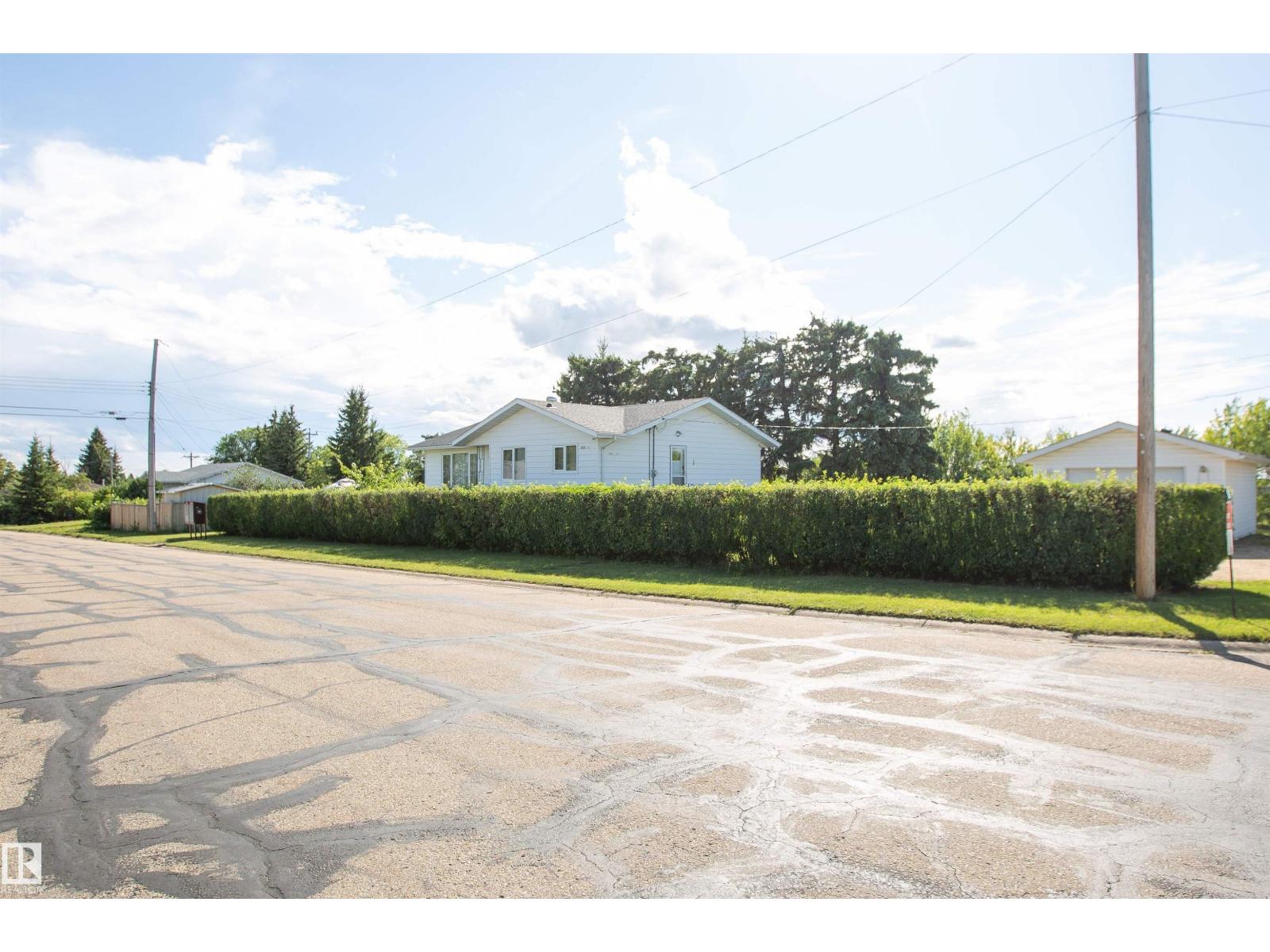 46 St Unit 5530, Barrhead, AB T7N 1K6