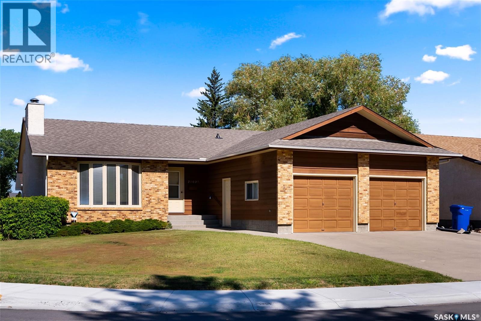 2102 Hanover Cres E, Regina, SK S4V 0Z6