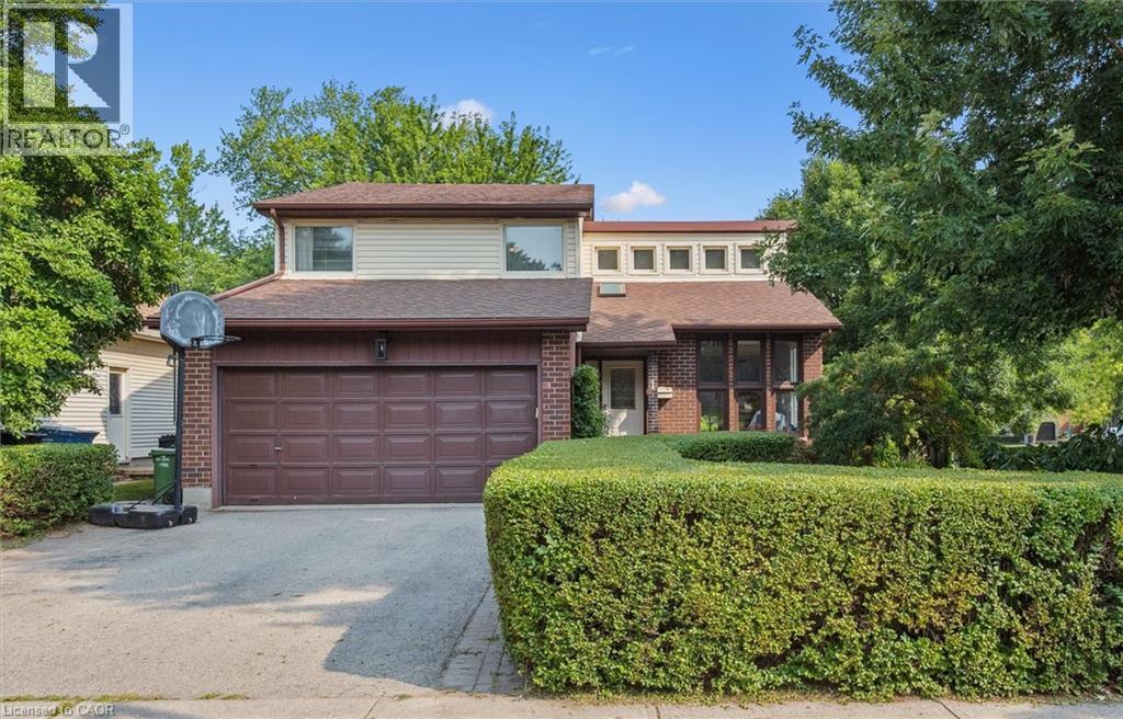 1 Thornhill Dr, Guelph, ON N1H 7Z6