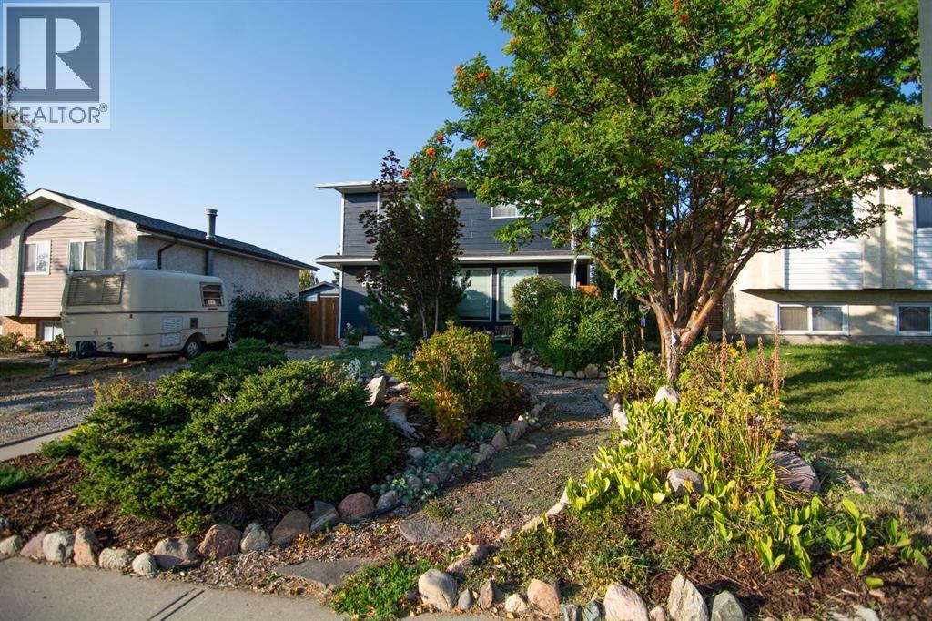 236 Acacia Dr SE, Airdrie, AB T4B 1G4