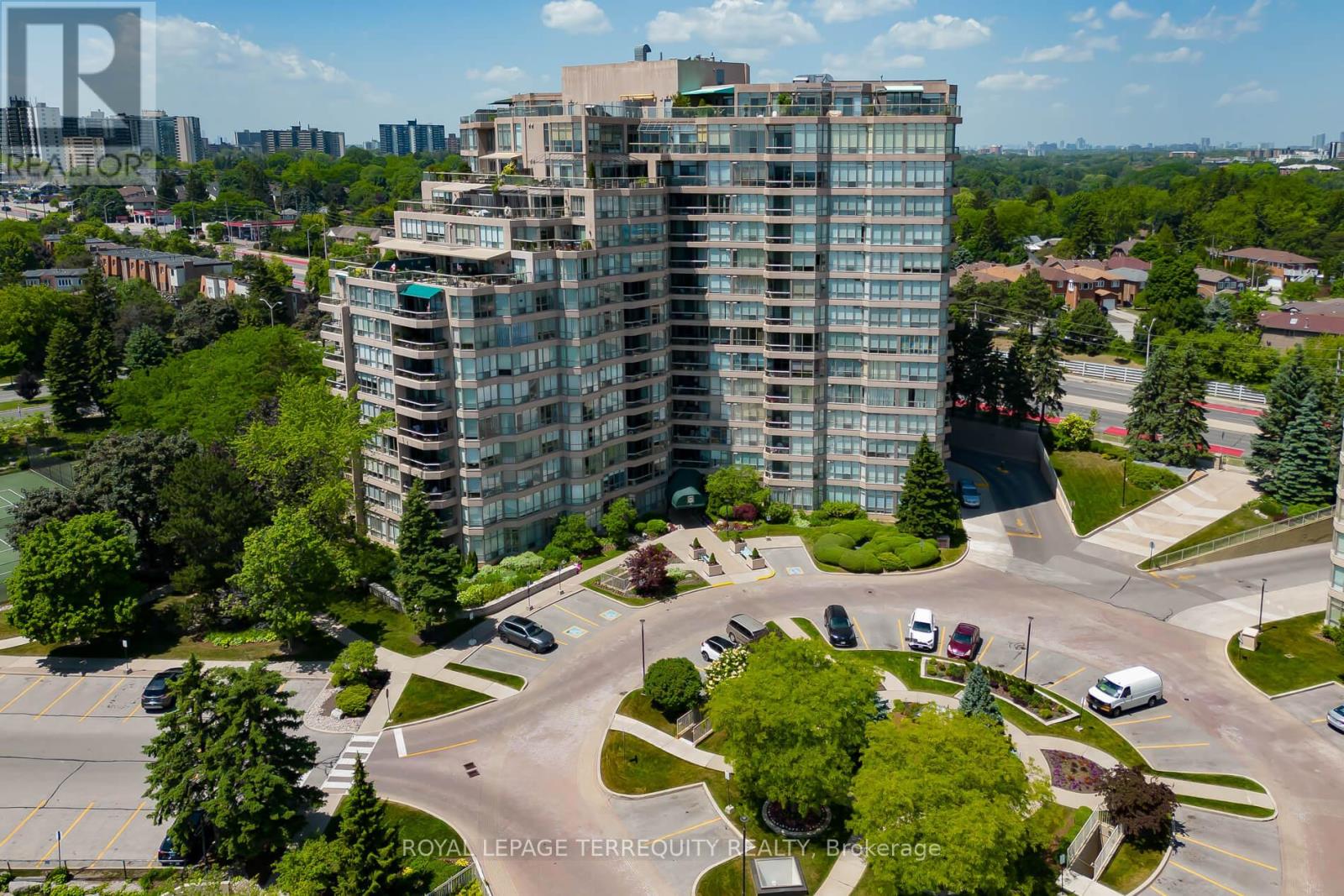 629 10 Guildwood Pkwy, Toronto, ON M1E 5B6