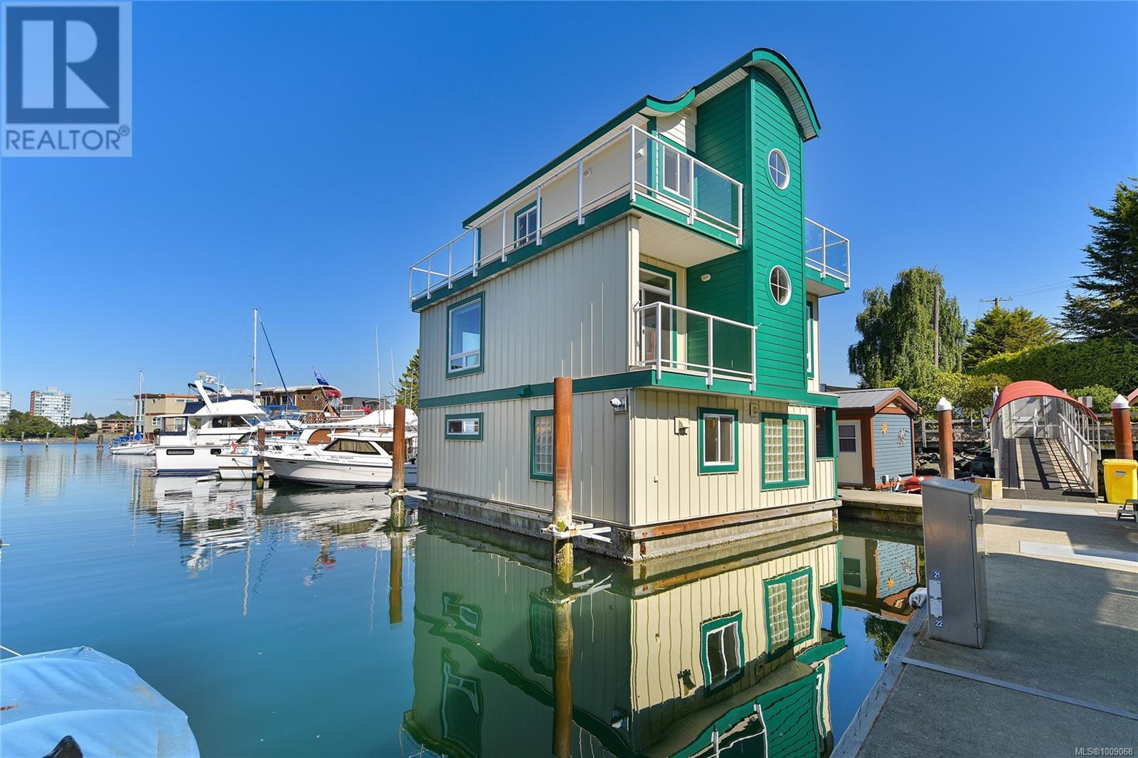 445 Head Street #fh19, Esquimalt, BC V9A 5S1