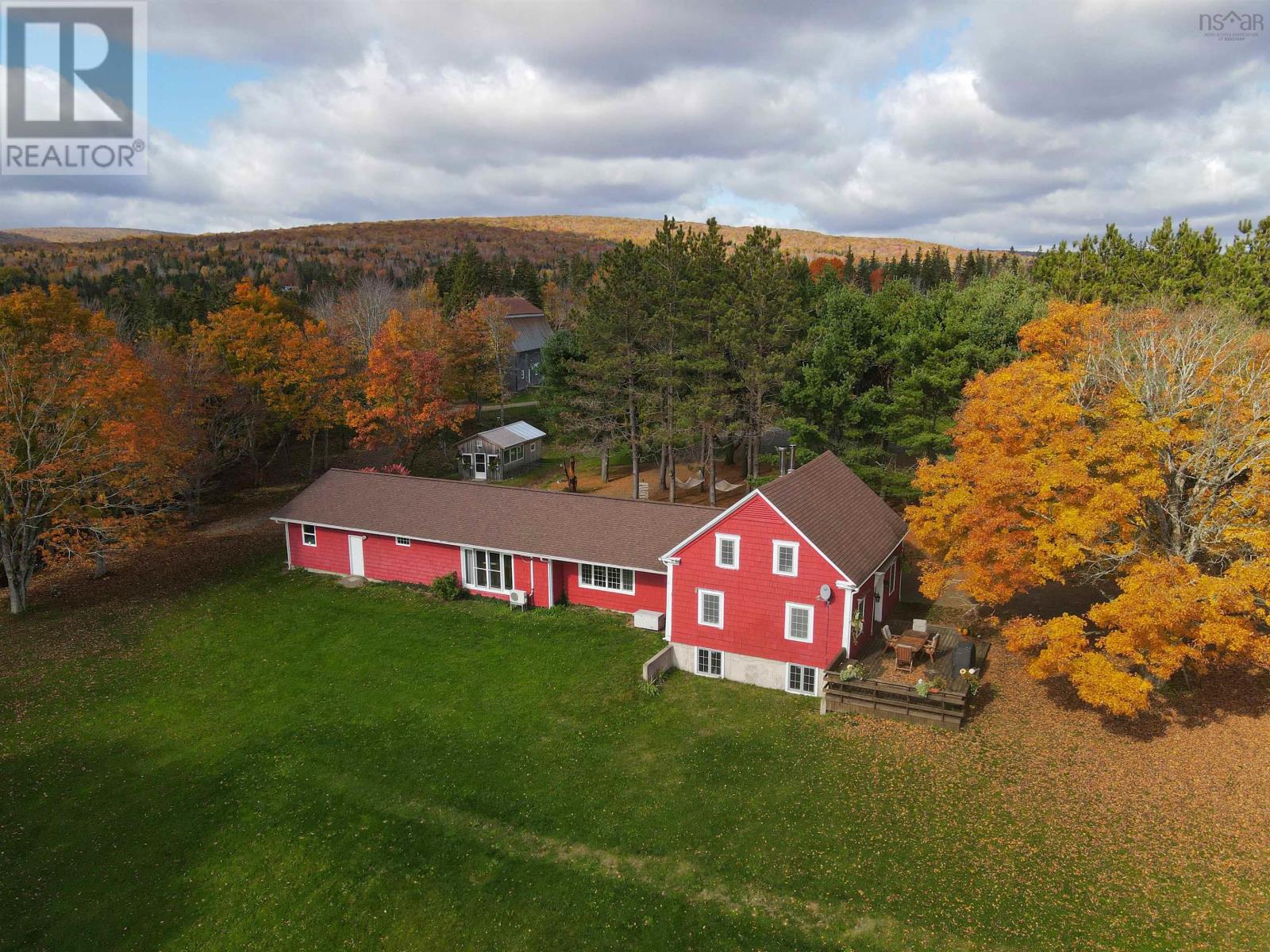 2639 Cabot Trl, Middle River, NS B0E 1B0