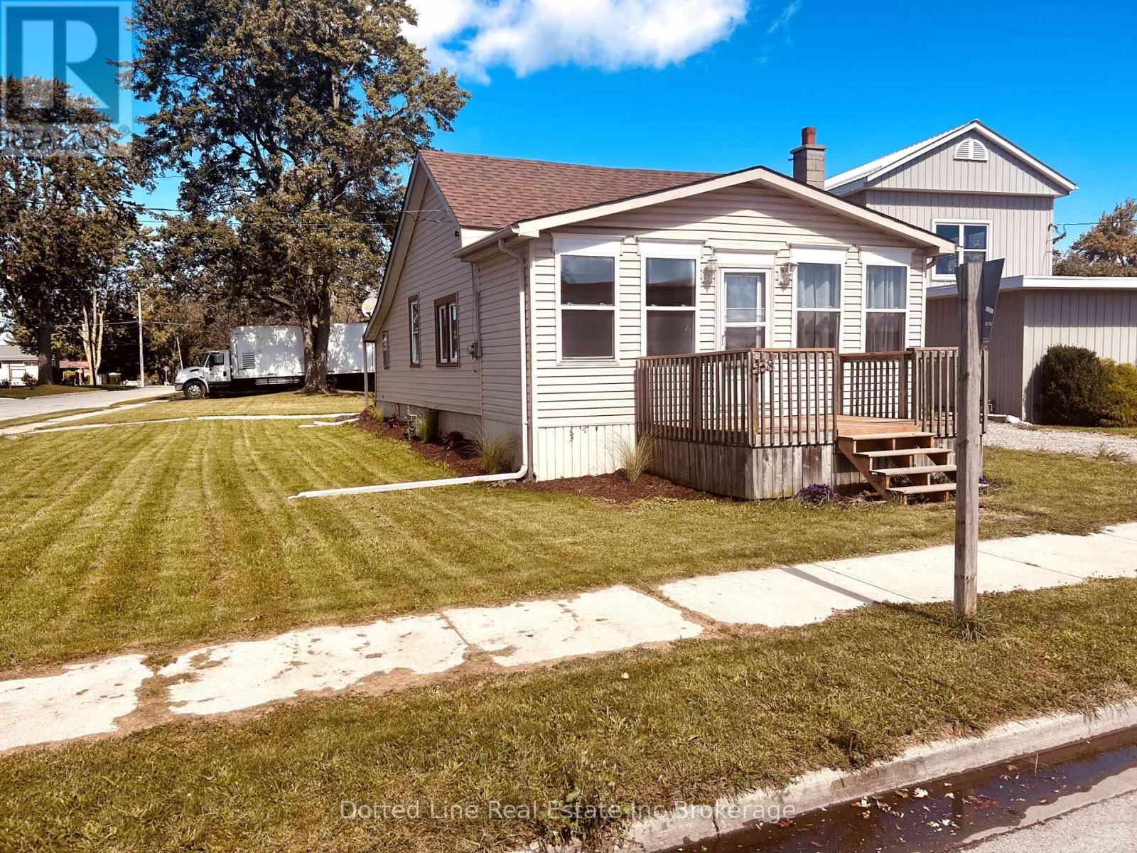 156 Borden Ave, Central Elgin, ON N0L 1B0