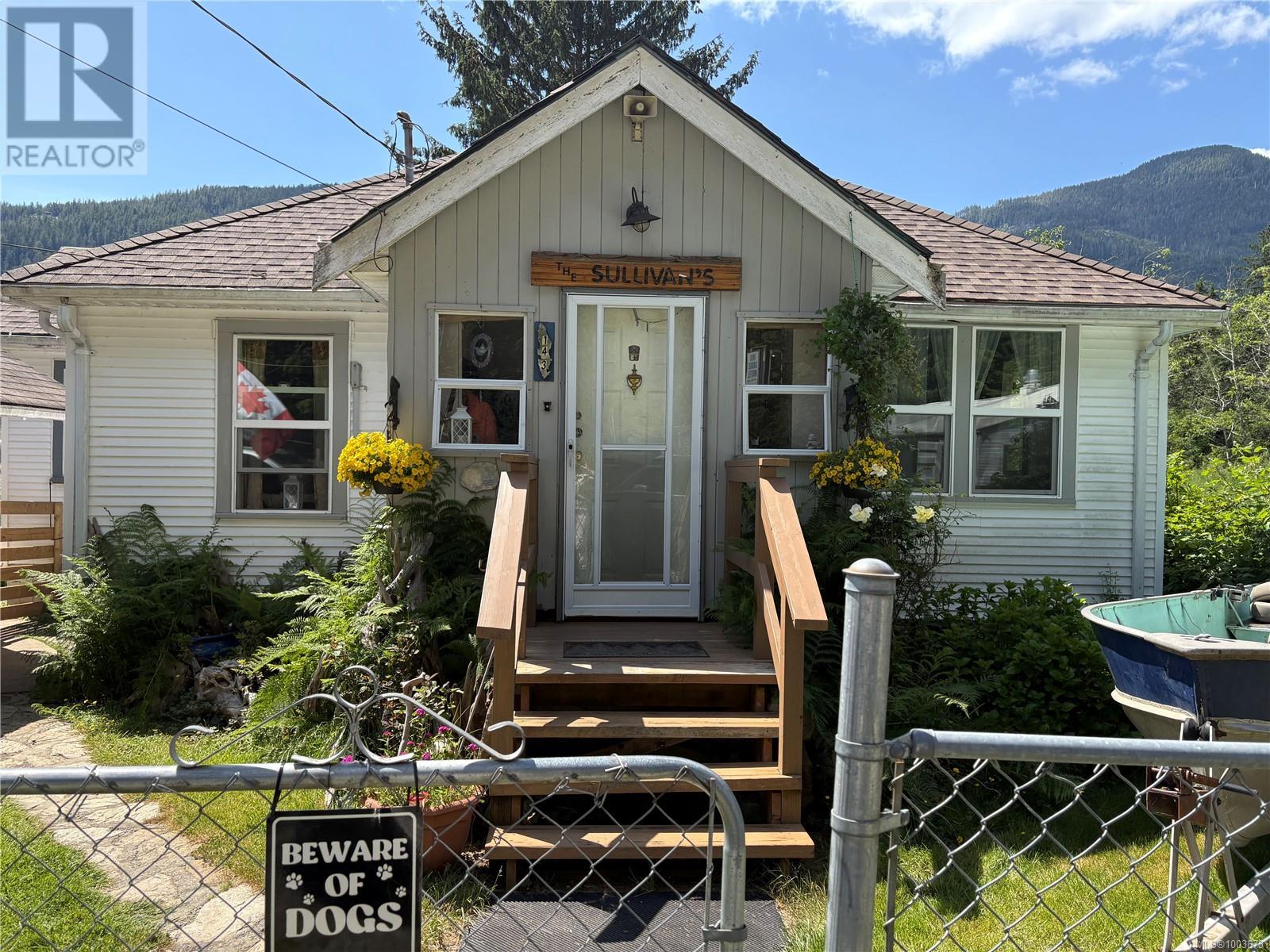 143 Maquinna Ave, Zeballos, BC V0P 2A0