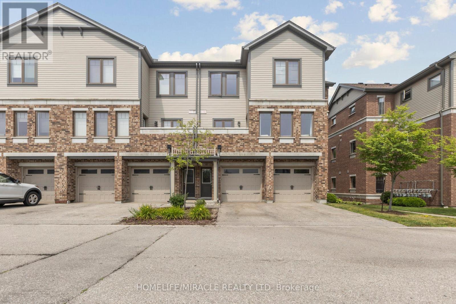 15 39 Kay Cres, Guelph, ON N1L 1H1