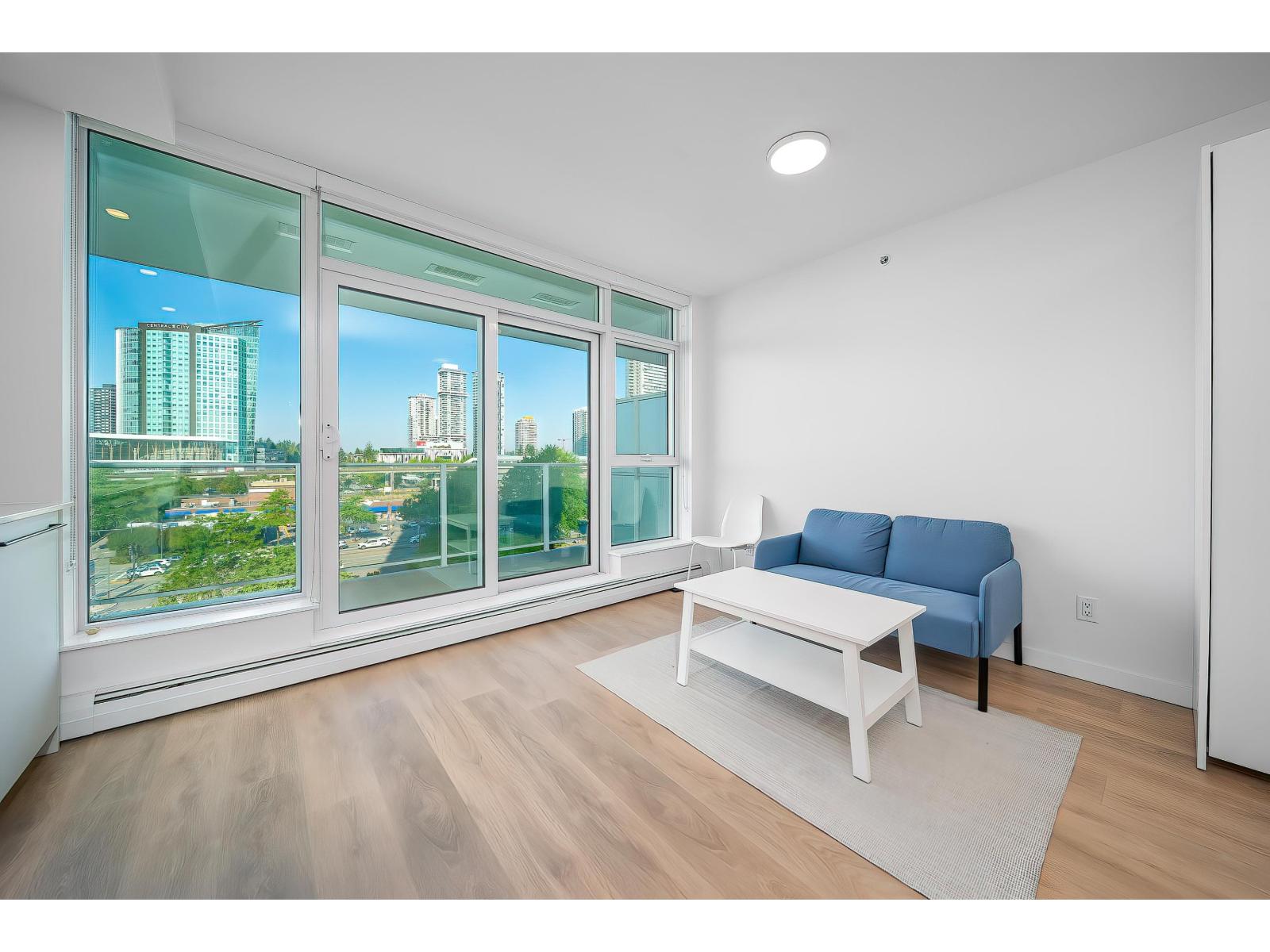 13685 102 Avenue Unit 609, Surrey, BC V3T 0S2