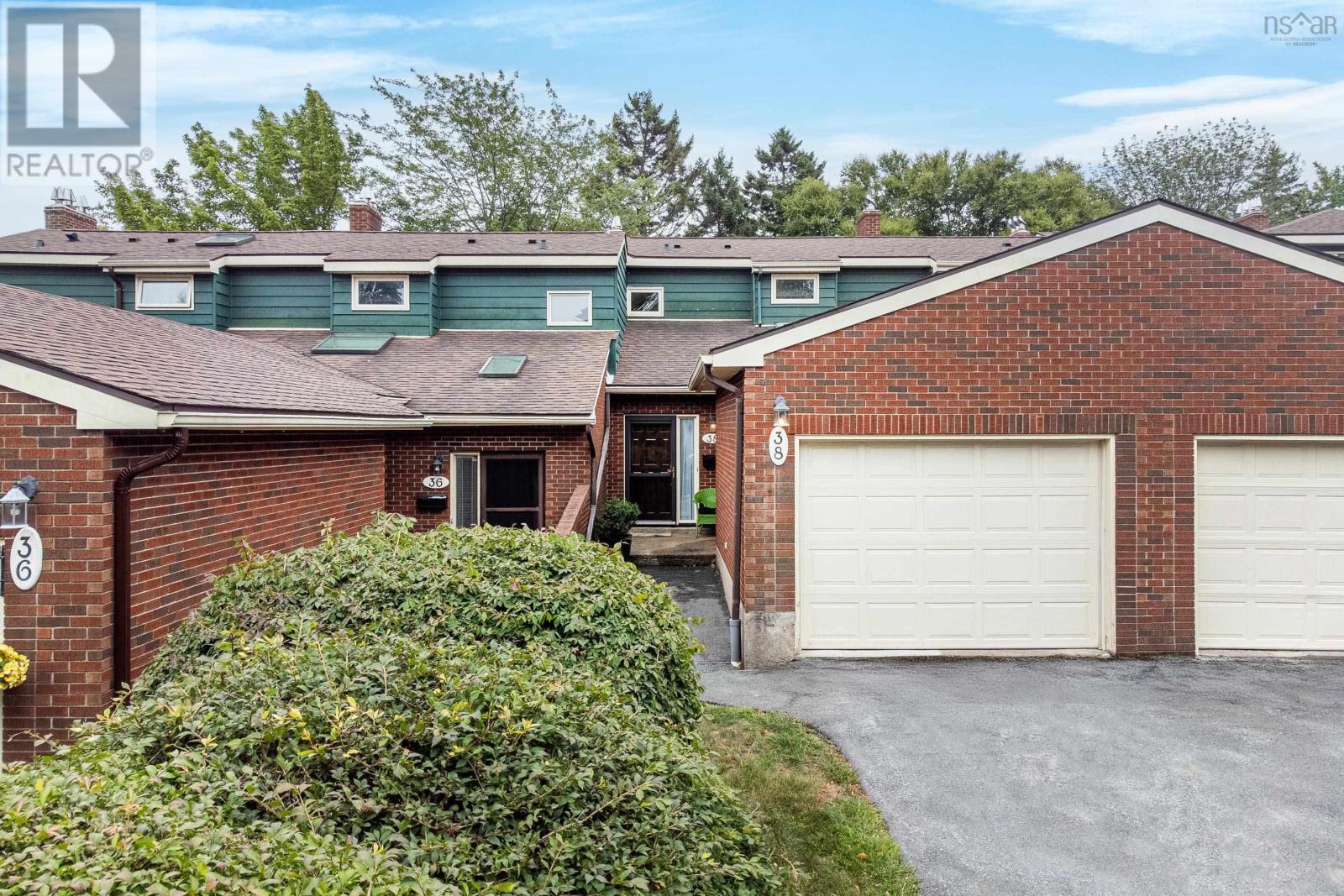 38 Braemount Dr, Halifax, NS B3M 3P3