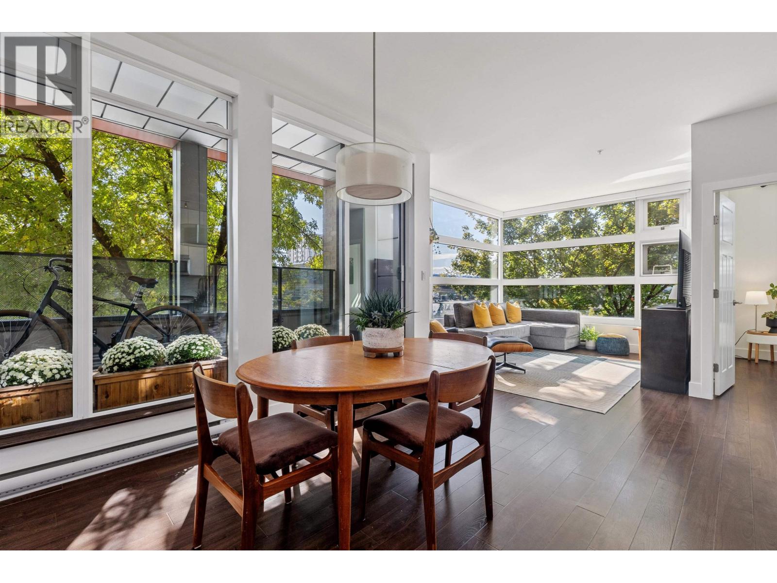 2250 Commercial Drive Unit 214, Vancouver, BC V5N 5P9