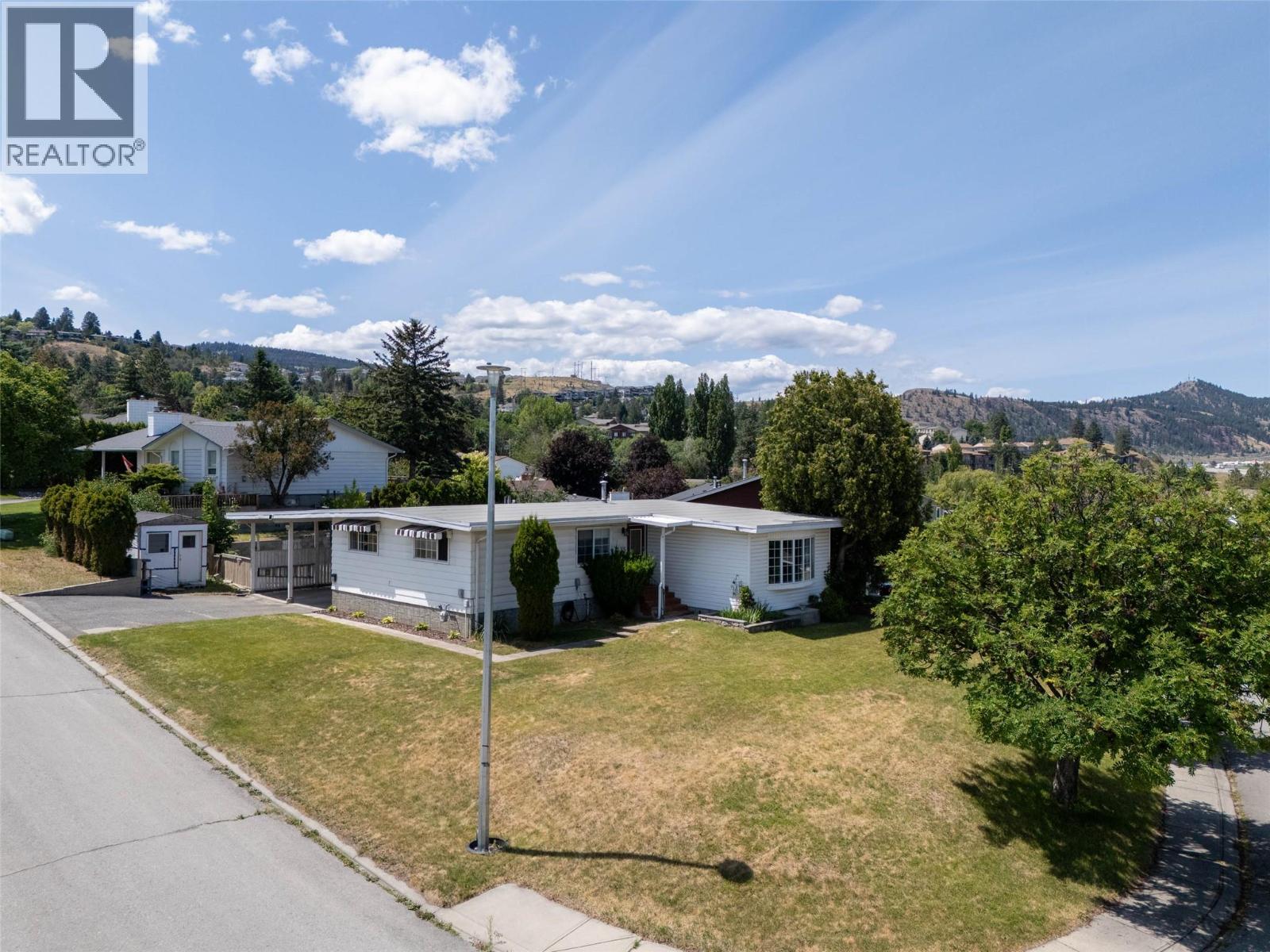135 Whiteshield Cres, Kamloops, BC V2E 1H2