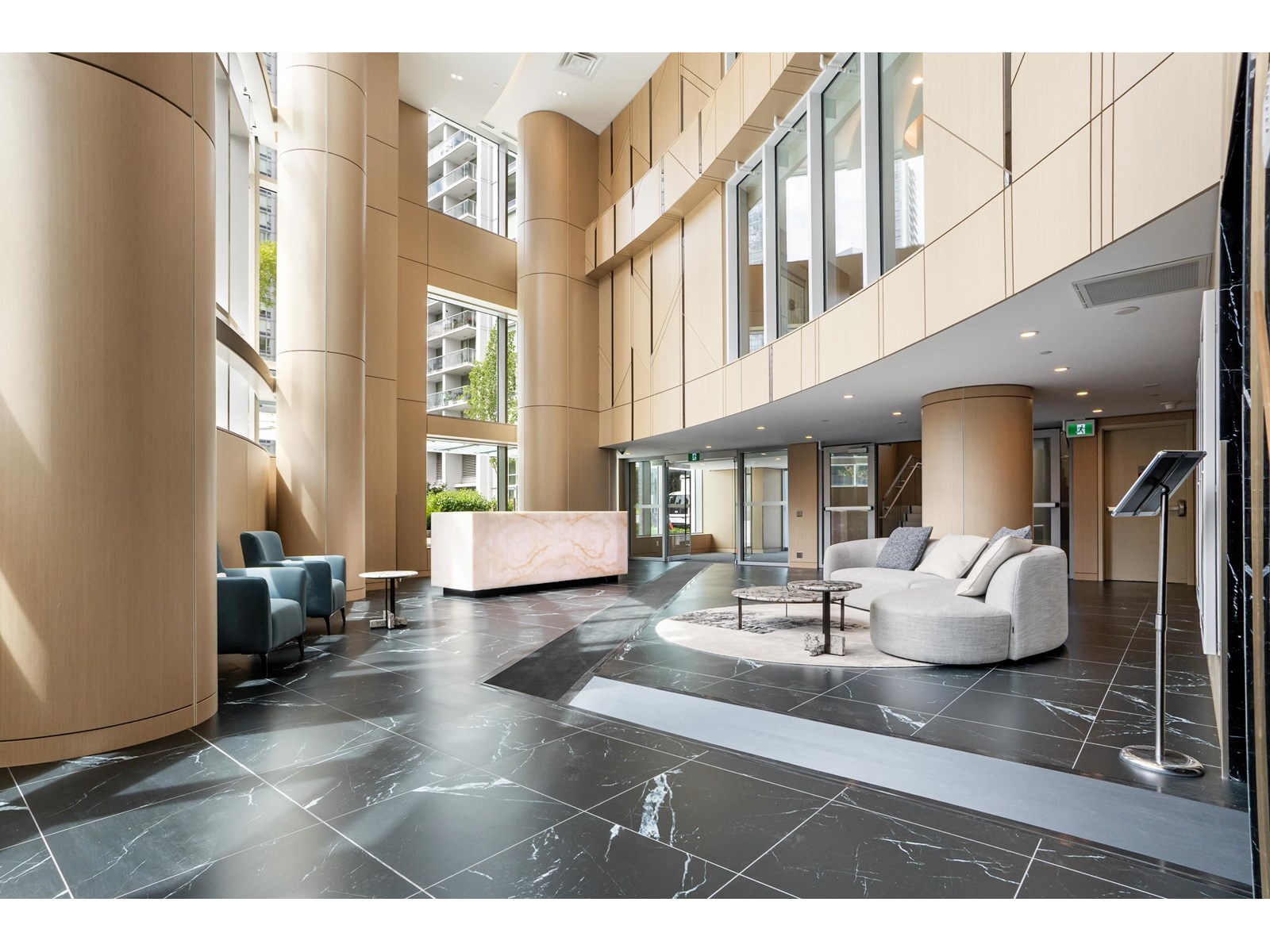 13768 100 Avenue Unit 3302, Surrey, BC V3T 0V2