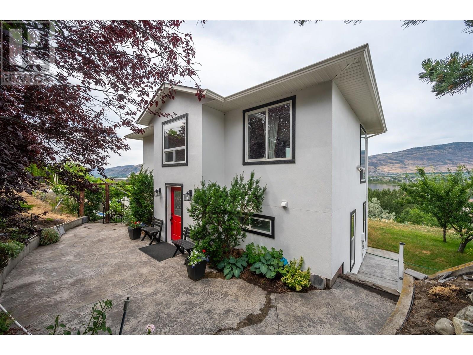 4004 39th Street, Osoyoos, BC V0H 1V6