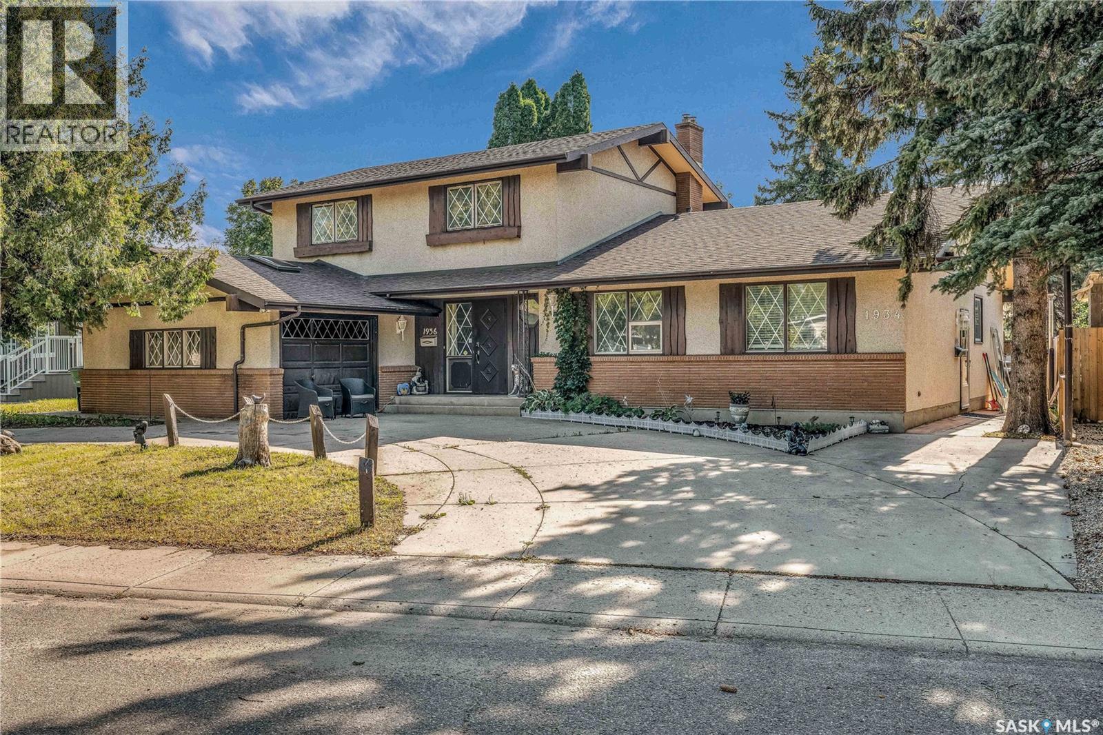1936 1934 Easthill, Saskatoon, SK S7J 3C5