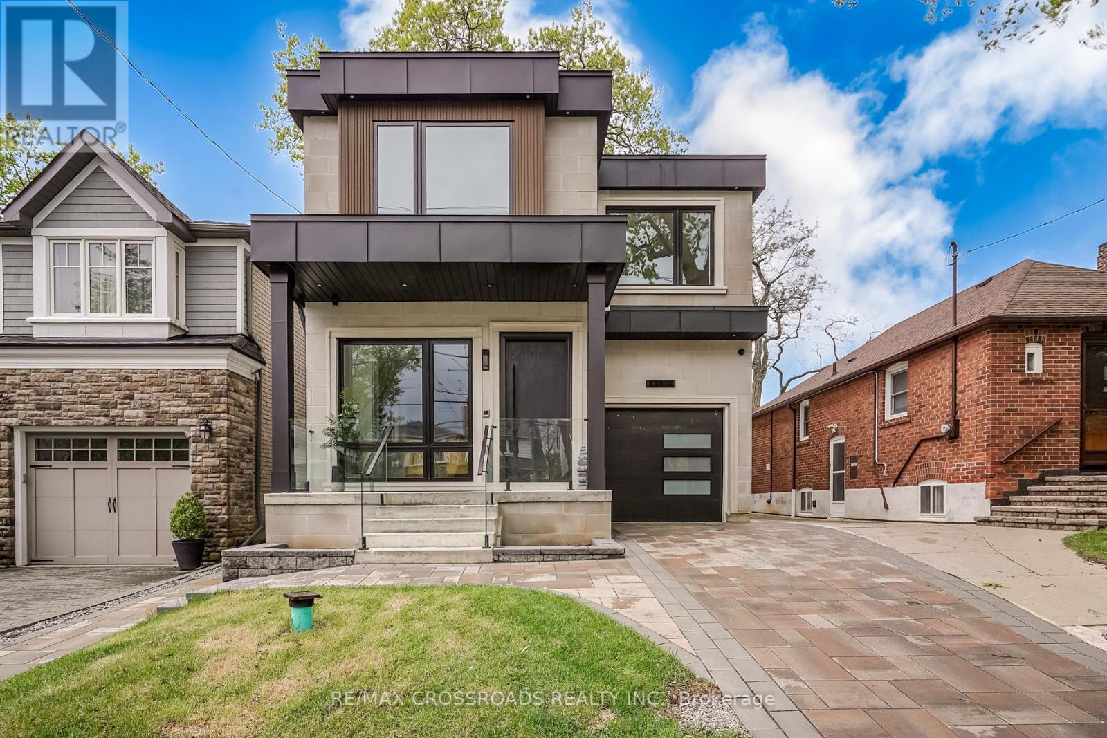 112 Blantyre Ave, Toronto, ON M1N 2R5