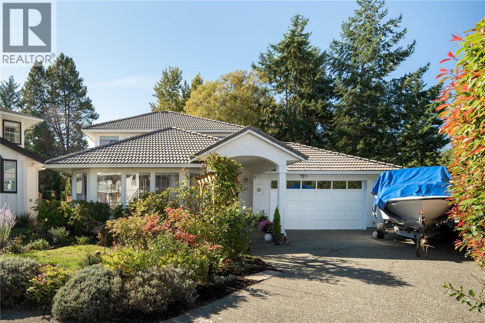 1395 Epsom Close, Saanich, BC V8P 5S8