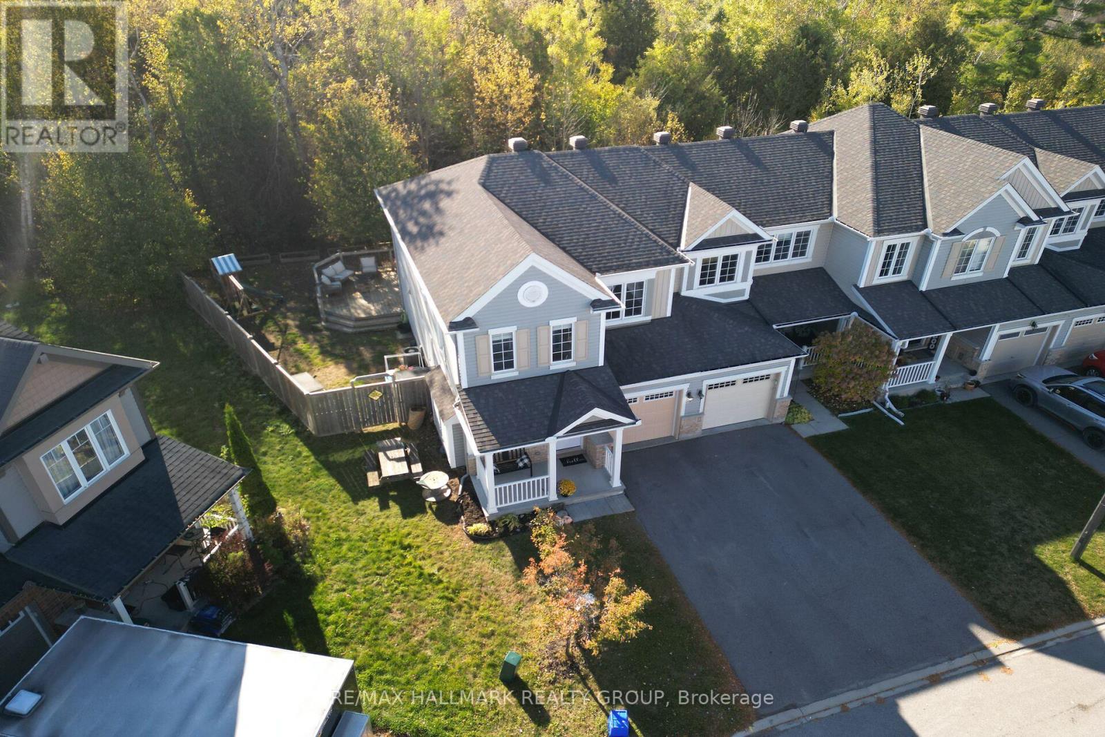 125 Maestro Ave, Ottawa, ON K2S 1B9