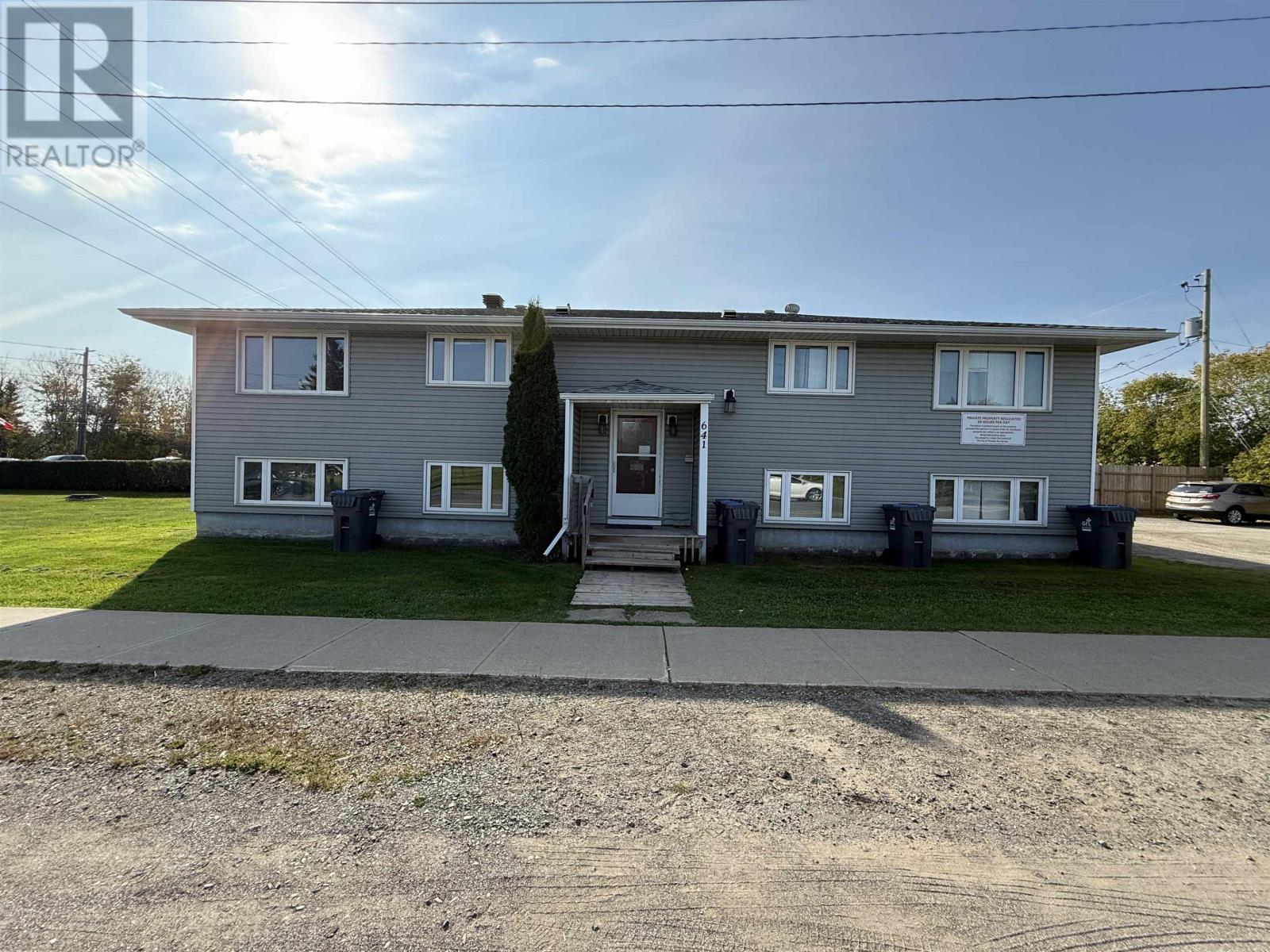 641 Ford St N, Thunder Bay, ON P7C 4L8