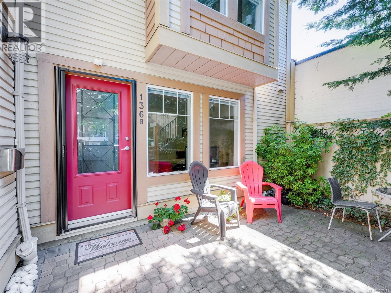 136 Superior Street #b, Victoria, BC V8V 1T1