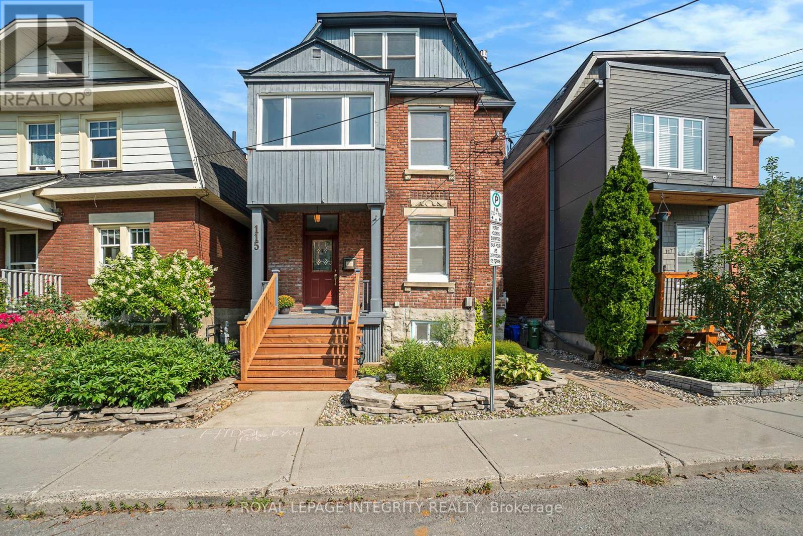 115 Springhurst Ave, Ottawa, ON K1S 0E3