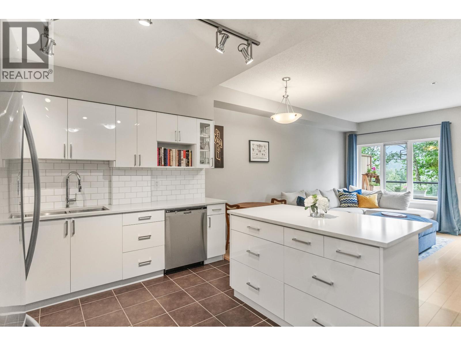 160 Shoreline Circle Unit 109, Port Moody, BC V3H 0B2