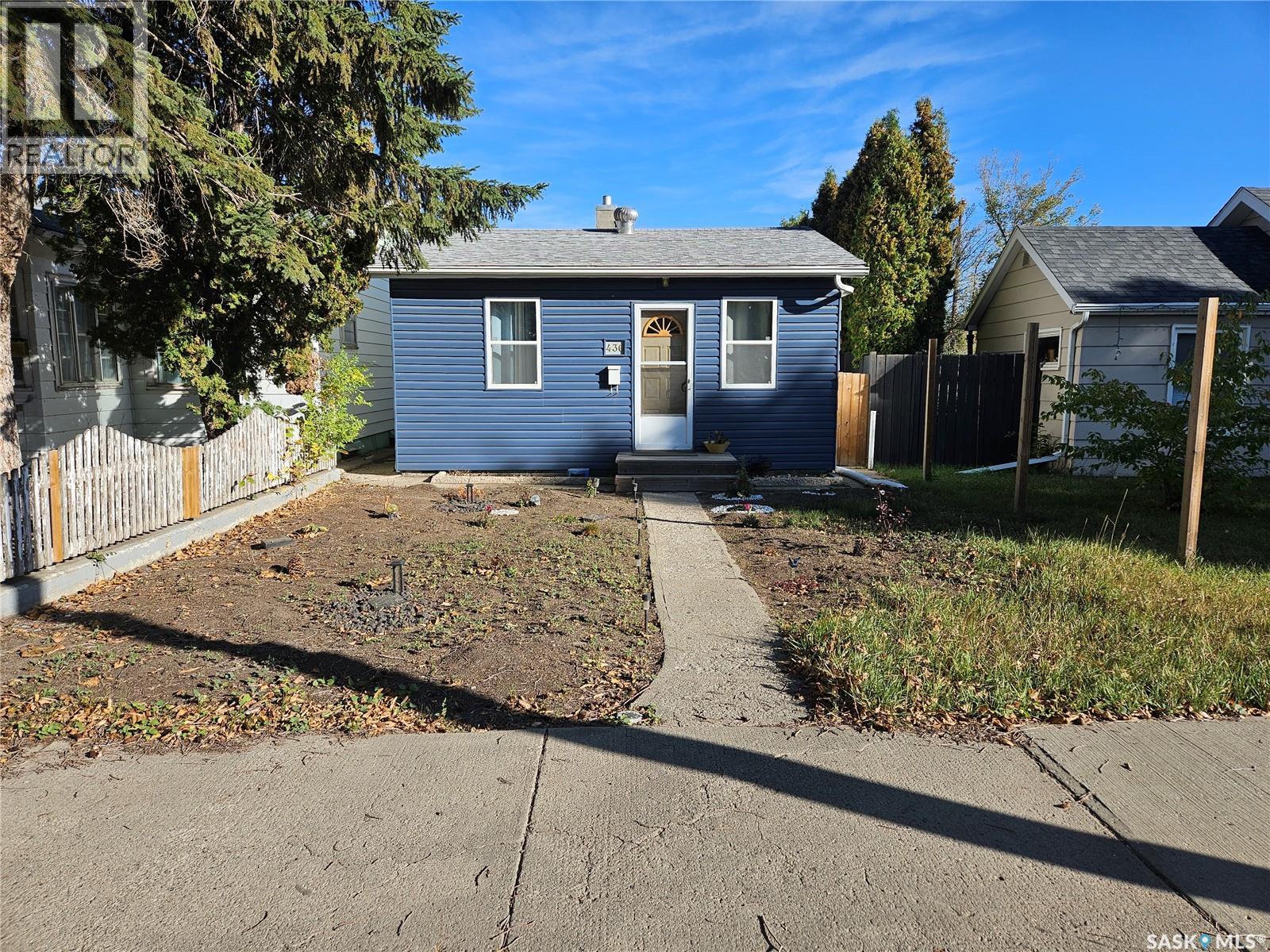 436 Iroquois St W, Moose Jaw, SK S6H 5B3