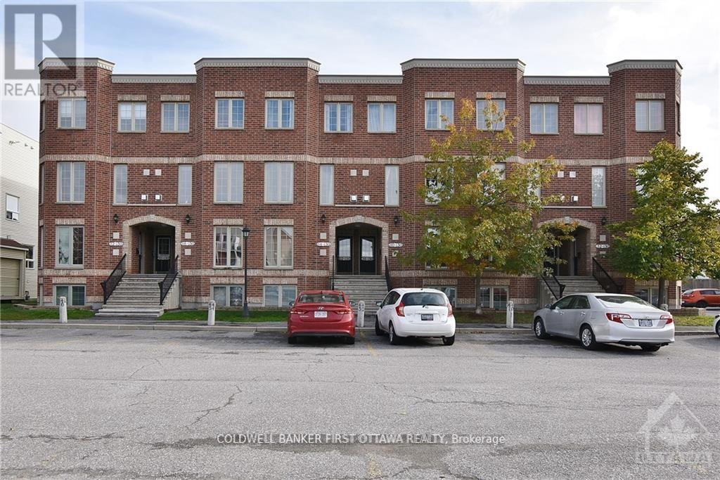 62 130 Berrigan Dr, Ottawa, ON K2J 0J3