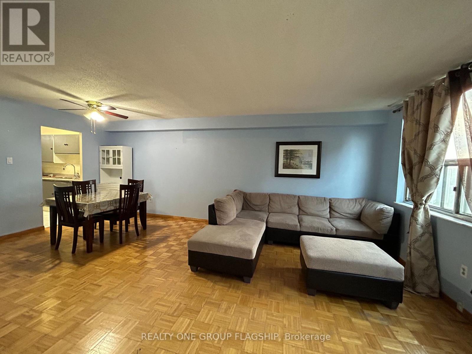 1205 10 Tobermory Dr, Toronto, ON M3N 2Y5