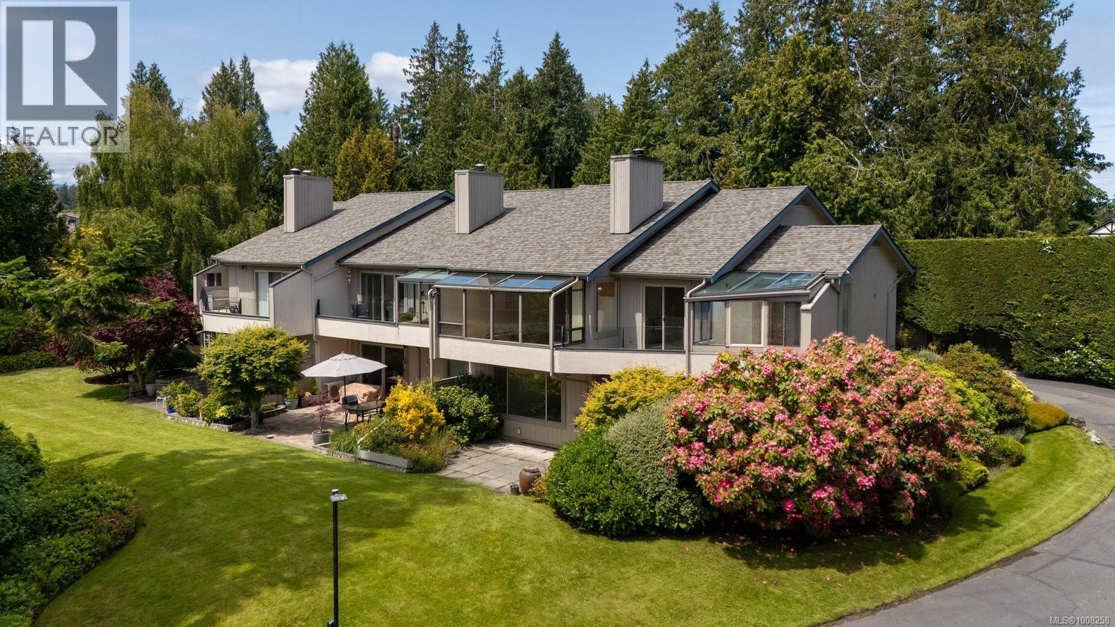 2654 Lancelot Pl Unit 3 Pl, Central Saanich, BC V8M 1V3