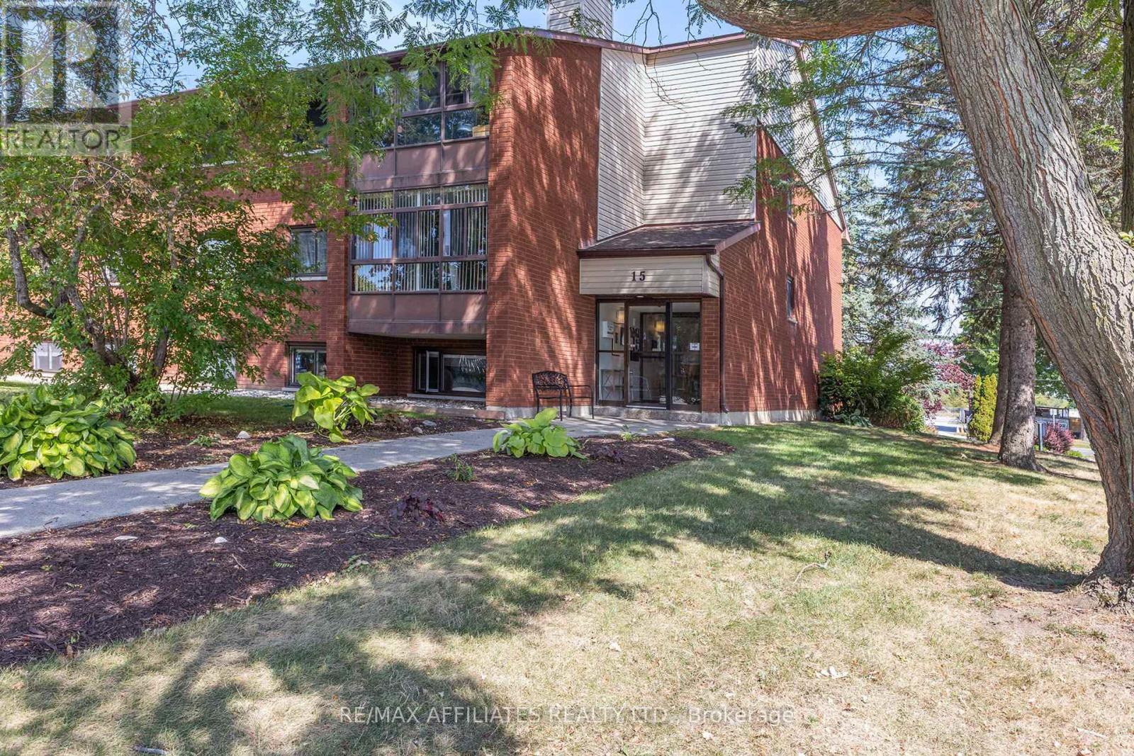 106 15 Findlay Ave, Carleton Place, ON K7C 4A2