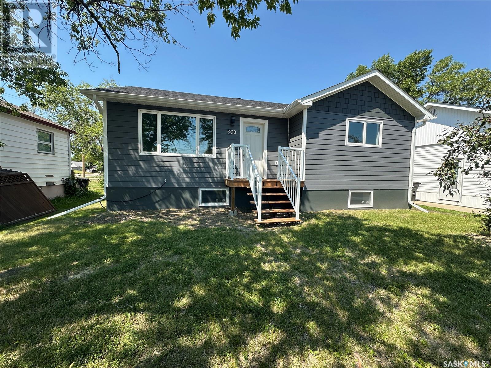 303 2 Street Northeast, Watson, SK S0K 4V0