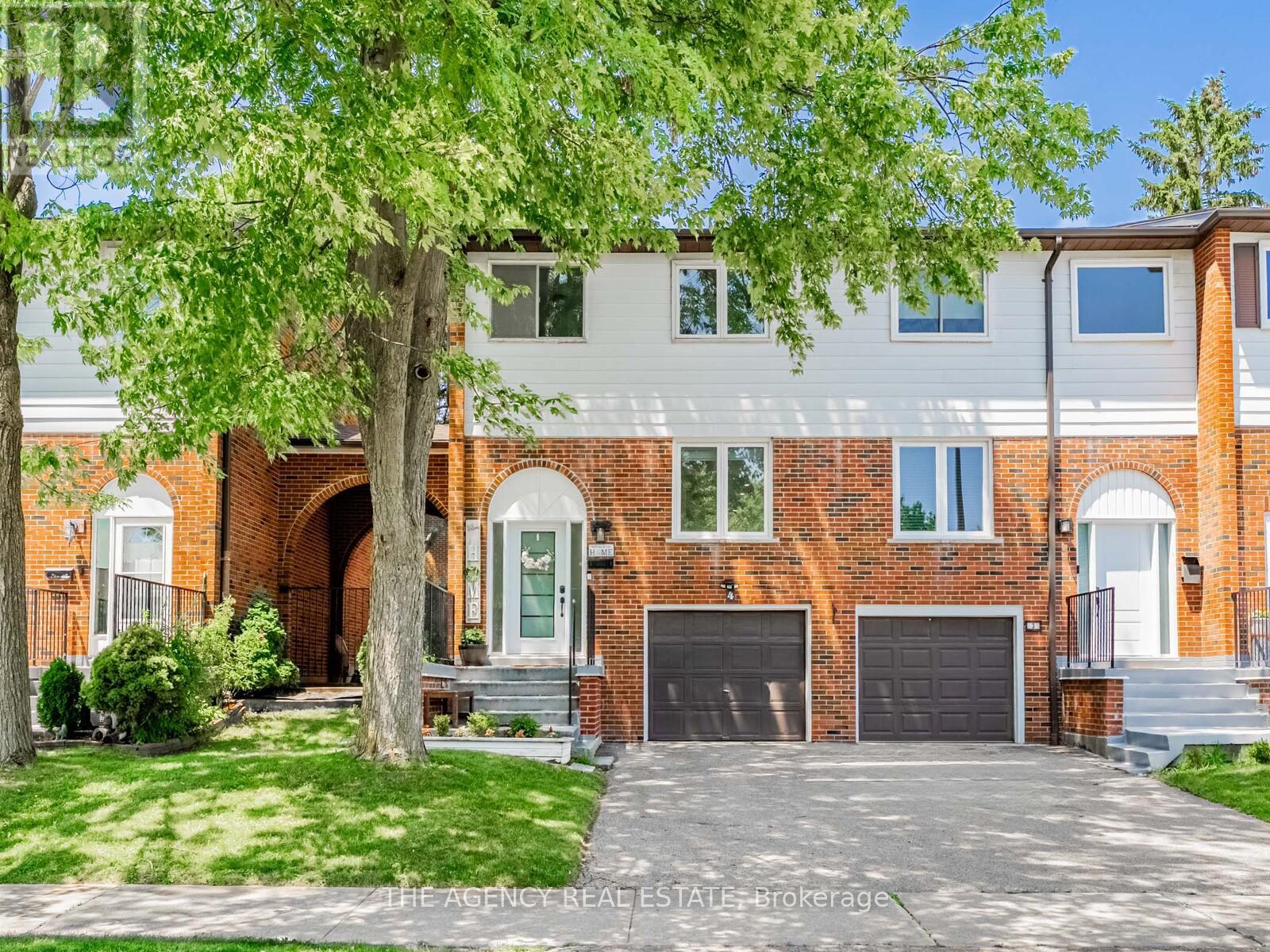 2445 Homelands Dr, Mississauga, ON L5K 2C6