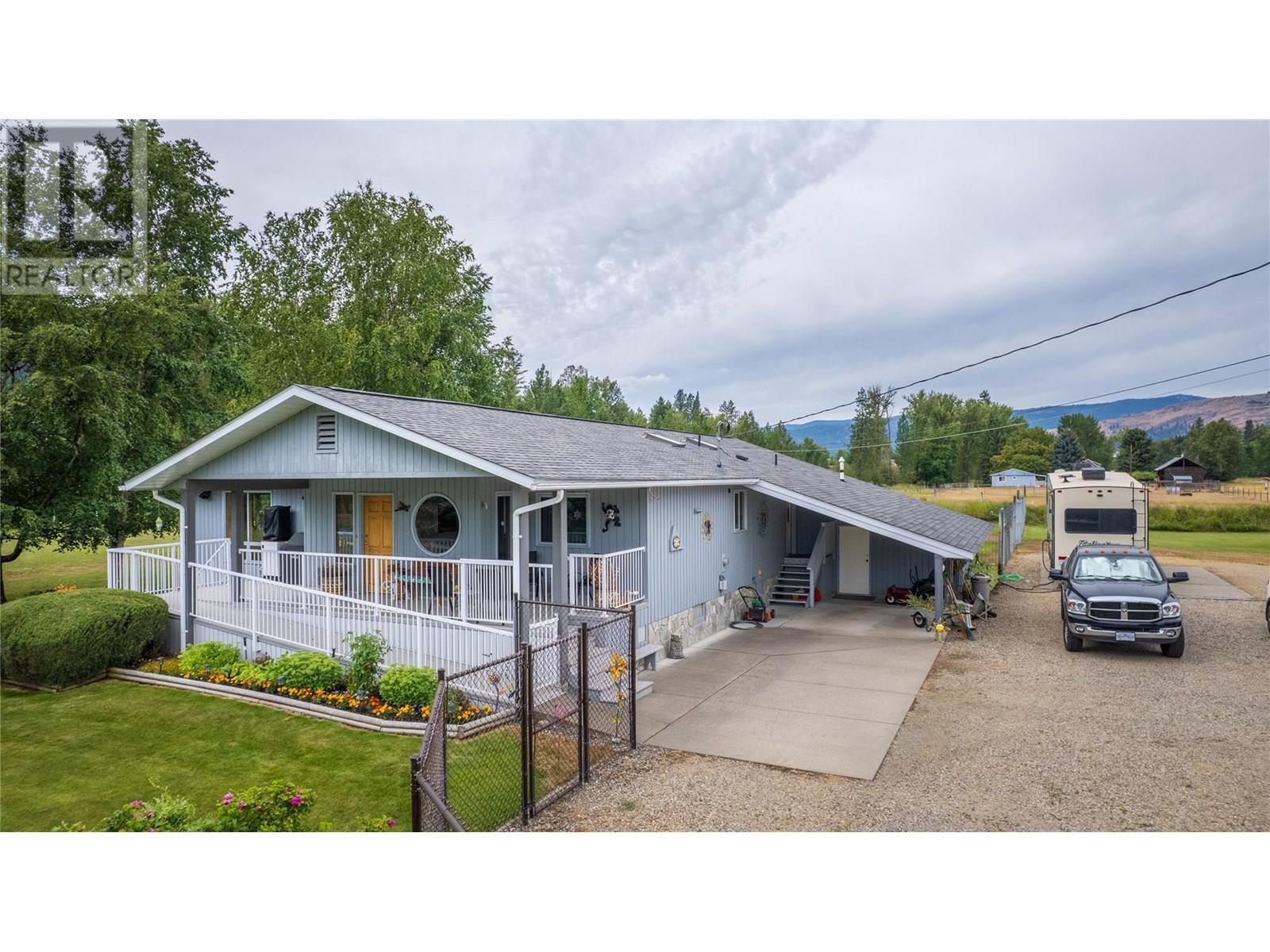 5745 Beatrice St, Grand Forks, BC V0H 1H0