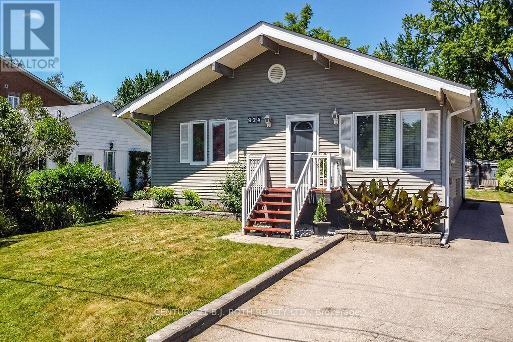 924 Vicrol Dr, Innisfil, ON L9S 1T5
