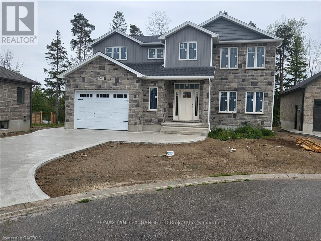 766 Campbell Ave, Kincardine, ON N2Z 1W1