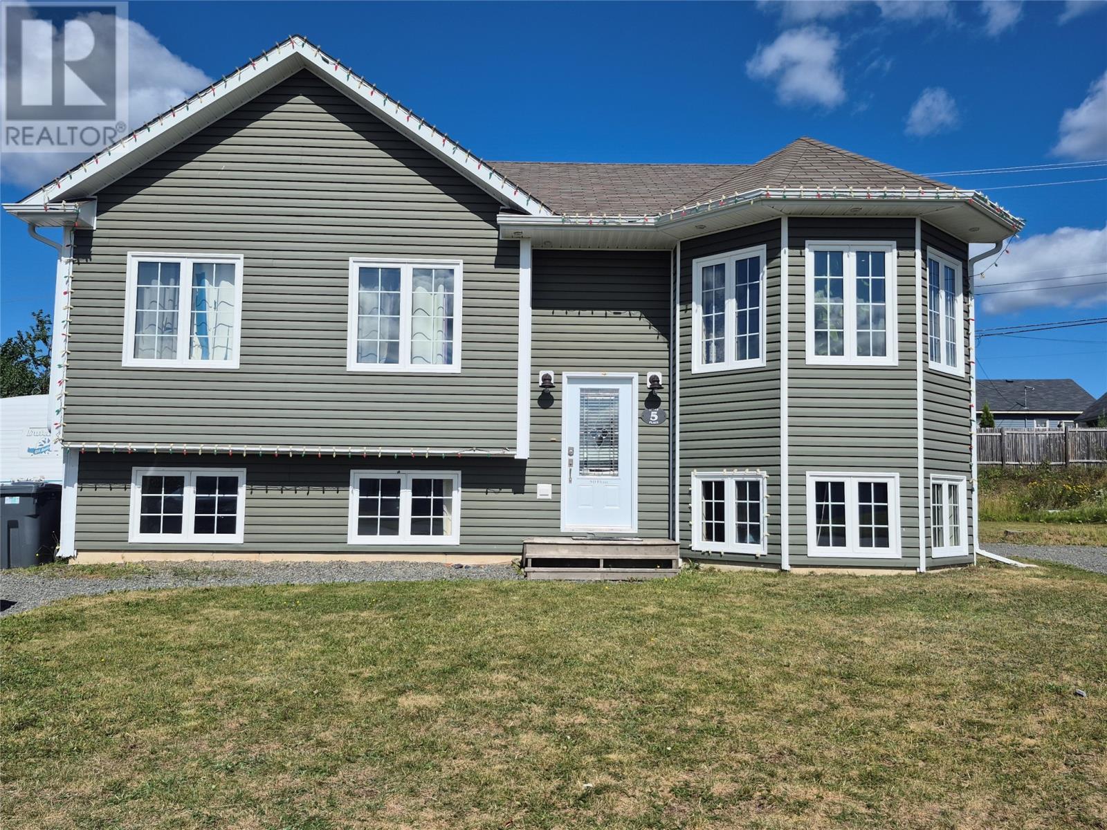 5 Kelly Pl, Grand Falls-Windsor, NL A2A 0A6