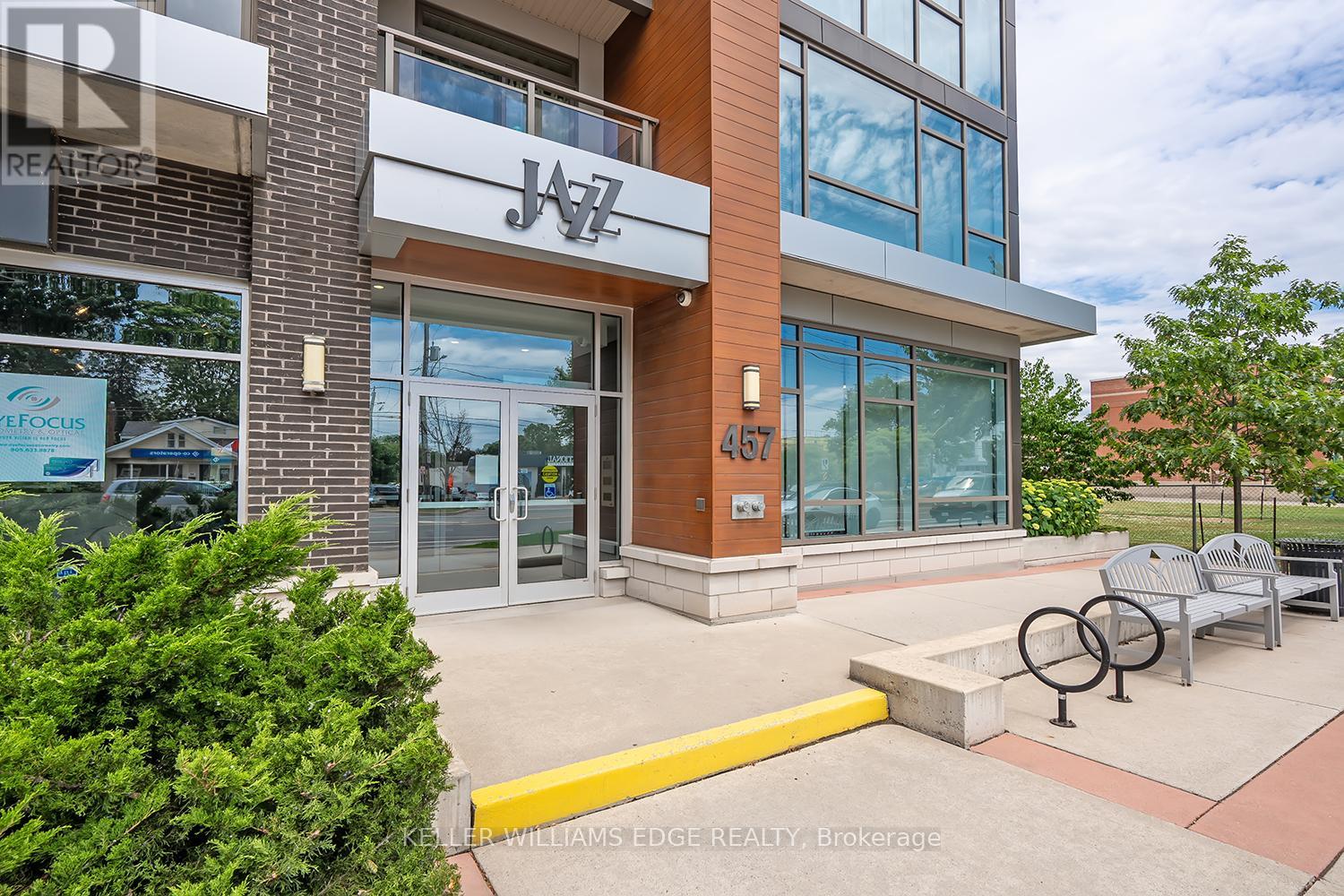 209 457 Plains Rd E, Burlington, ON L7T 0B8