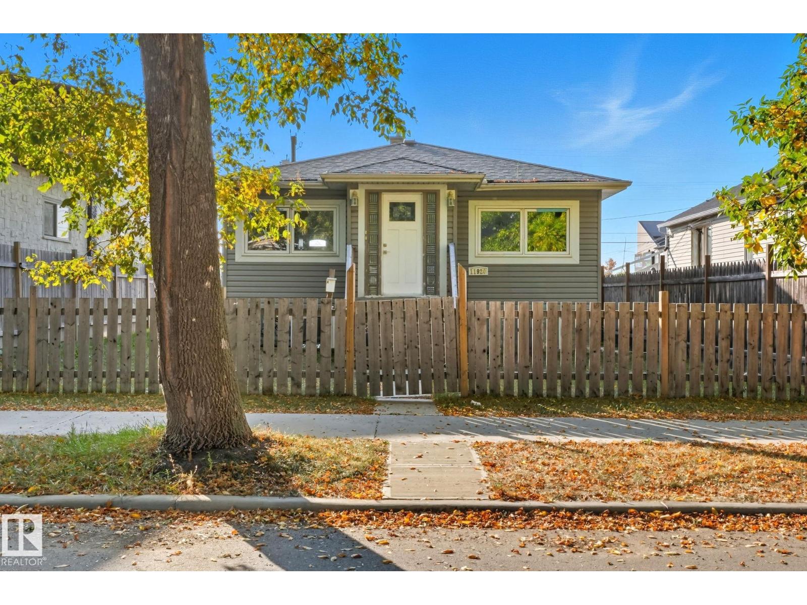 71 St Nw Unit 11920, Edmonton, AB T5B 1W7